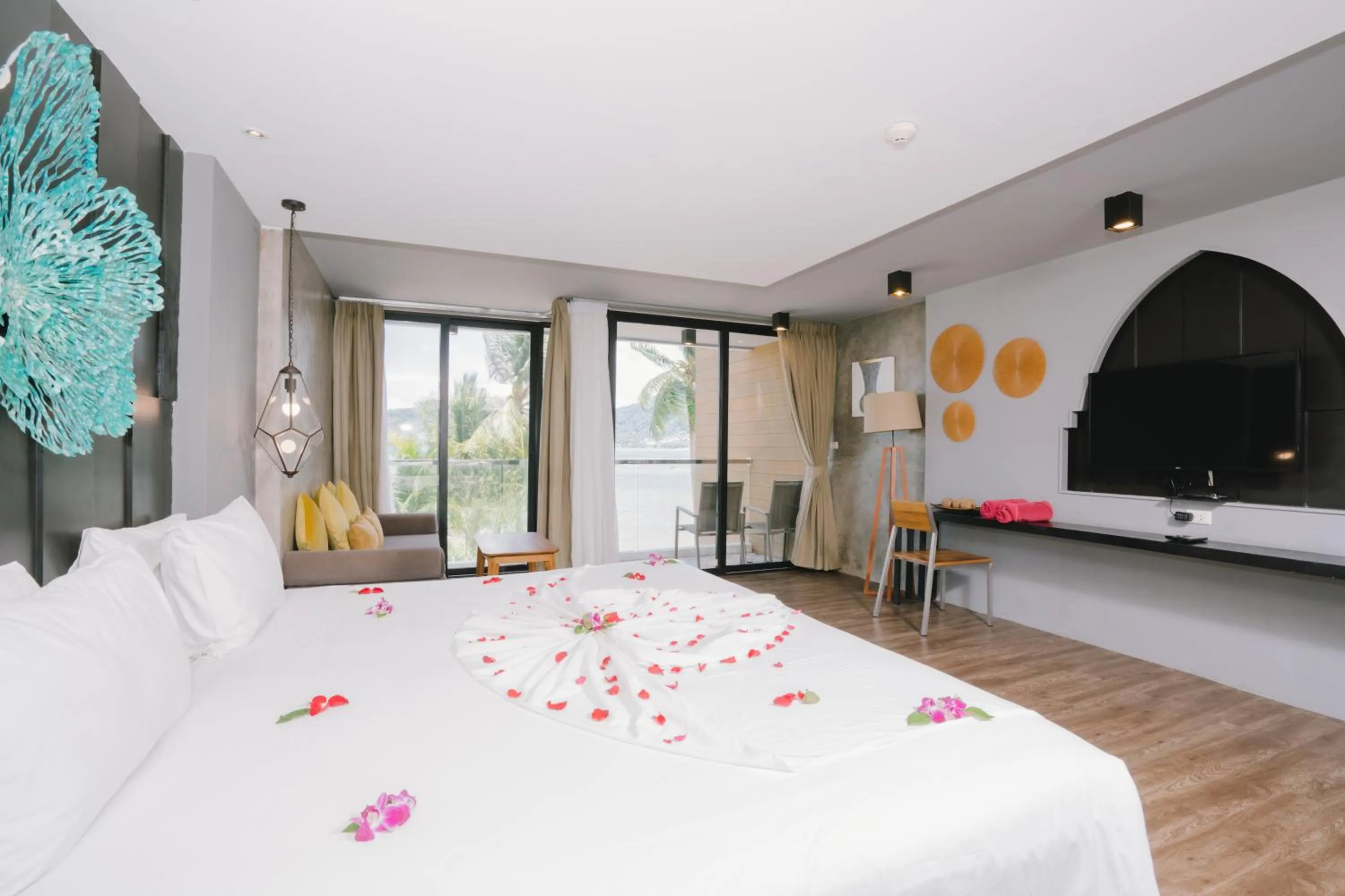 Bed in Patong Signature Boutique Hotel