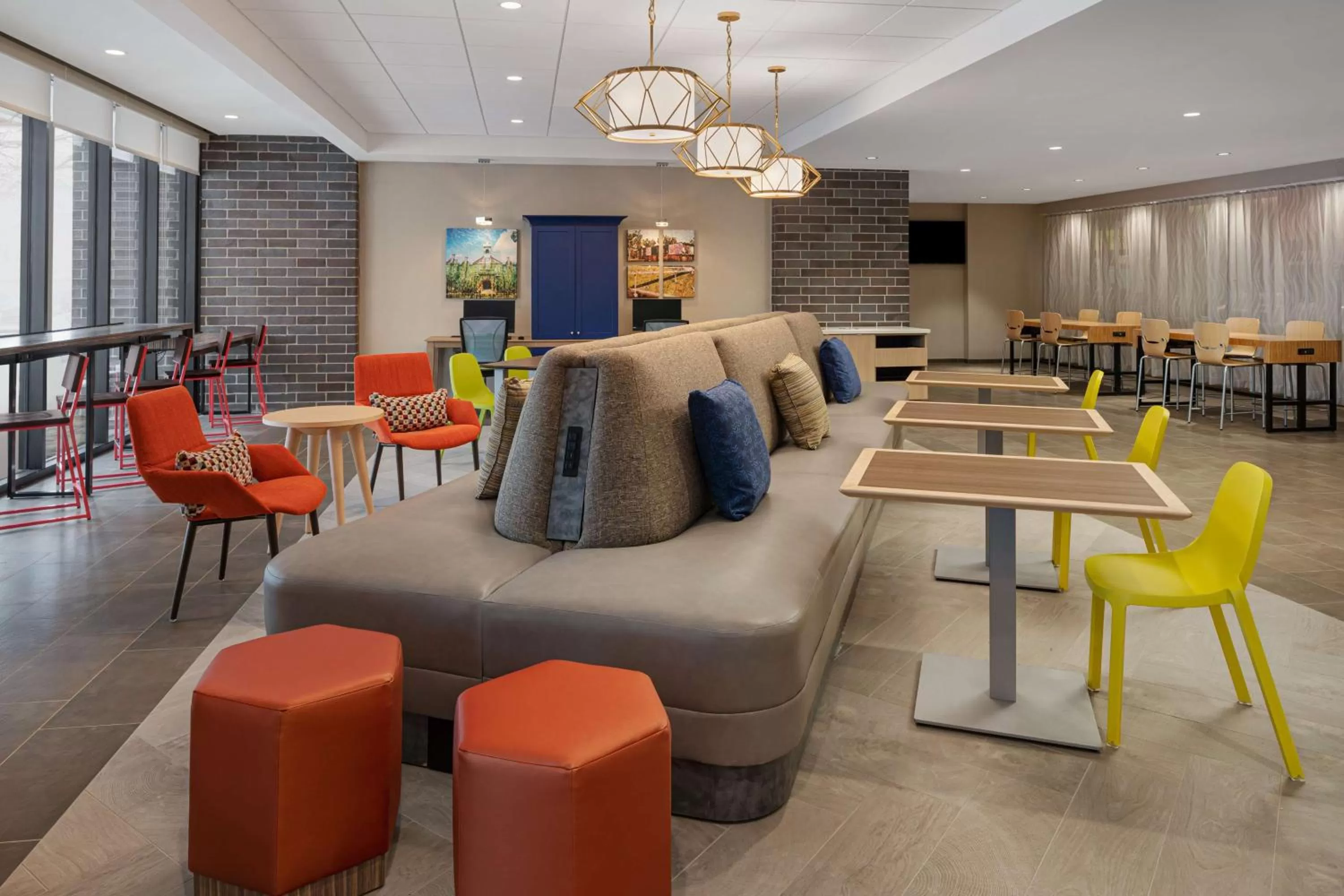 Lobby or reception in Home2 Suites by Hilton Des Moines at Drake University
