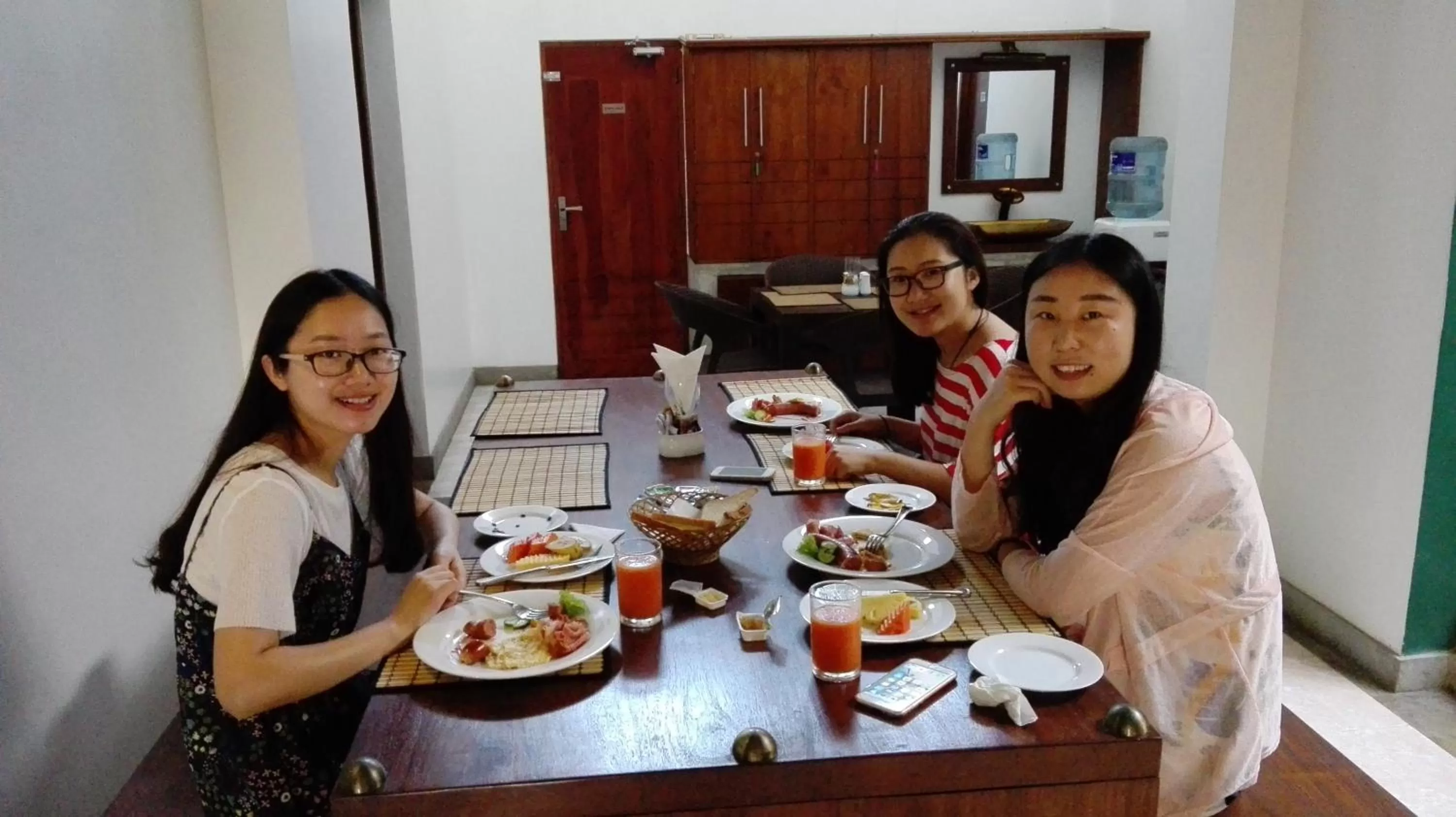 Guests in Inlak Garden Hotel