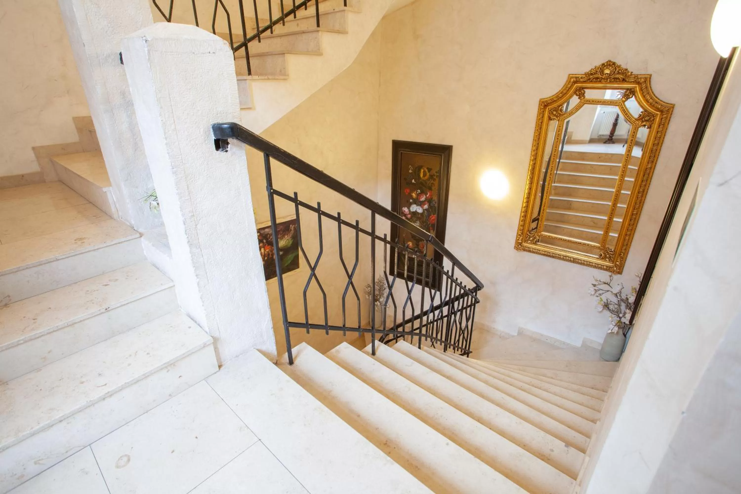 Area and facilities in Little King Hotel U Malvaze