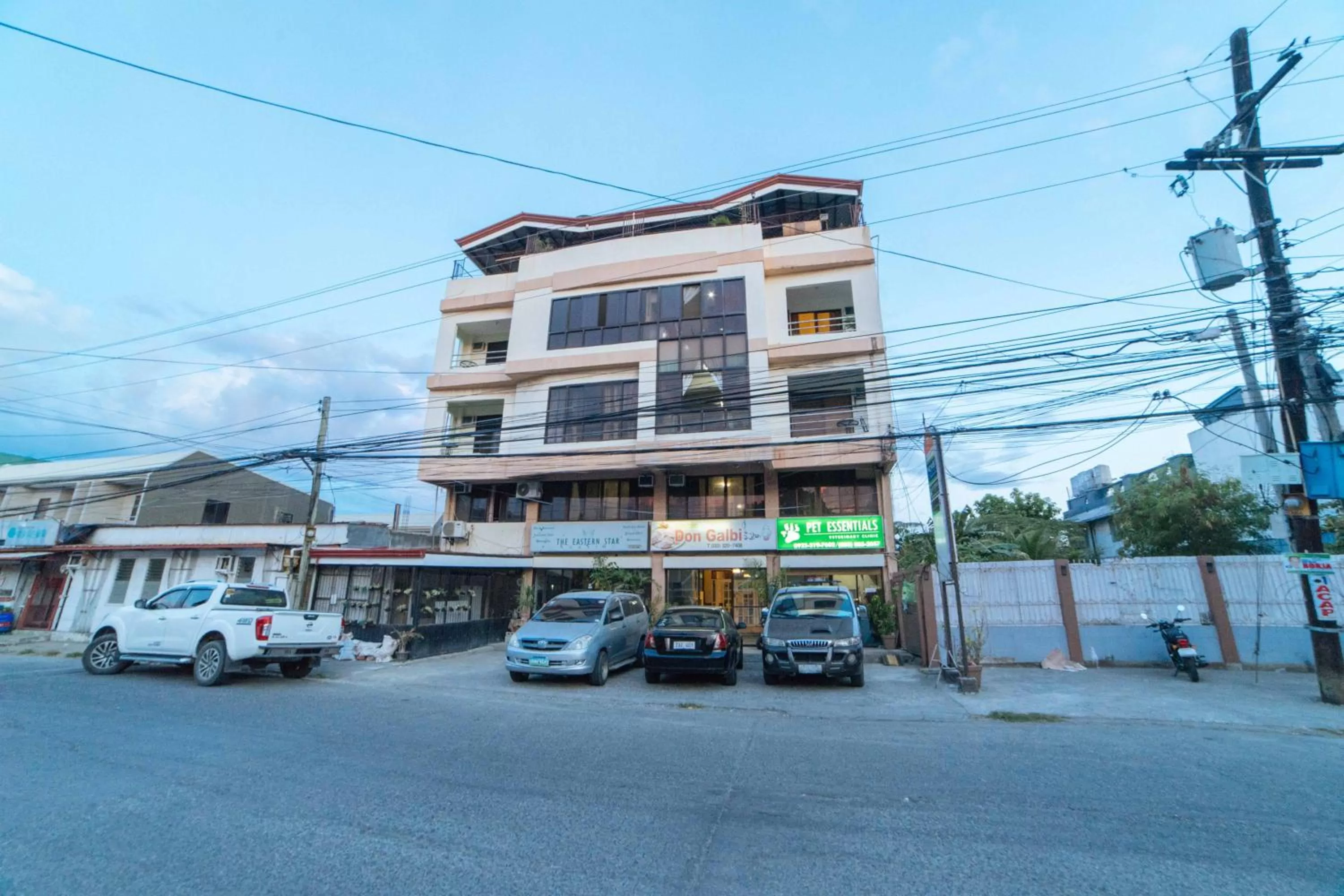 Property building in RedDoorz @ Ledesco Avenue Lapaz Iloilo