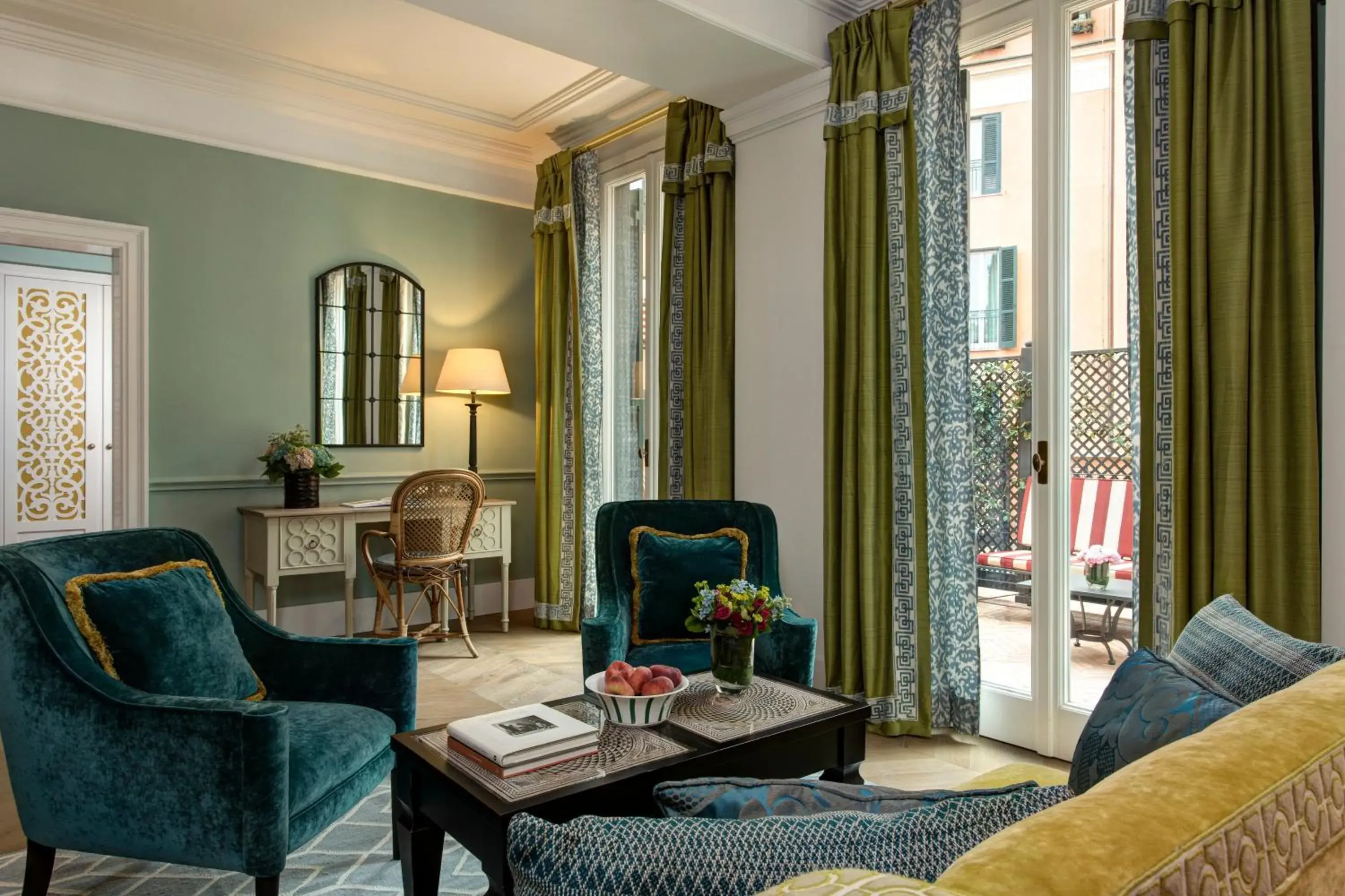 Junior Suite with Terrace in Rocco Forte Hotel De La Ville Junior Suite with Terrace in Rocco Forte Hotel De La Ville