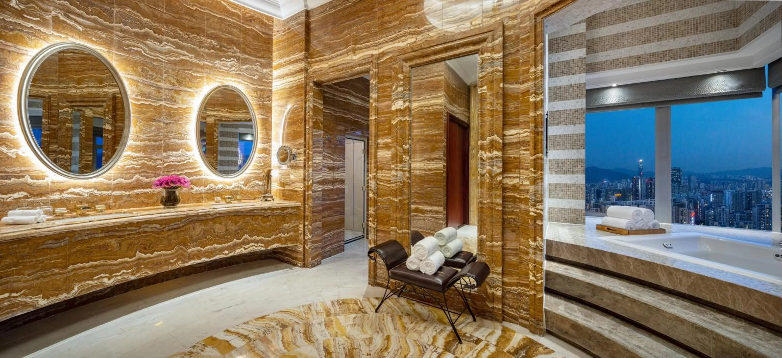 Bathroom in Crowne Plaza Shenzhen Futian