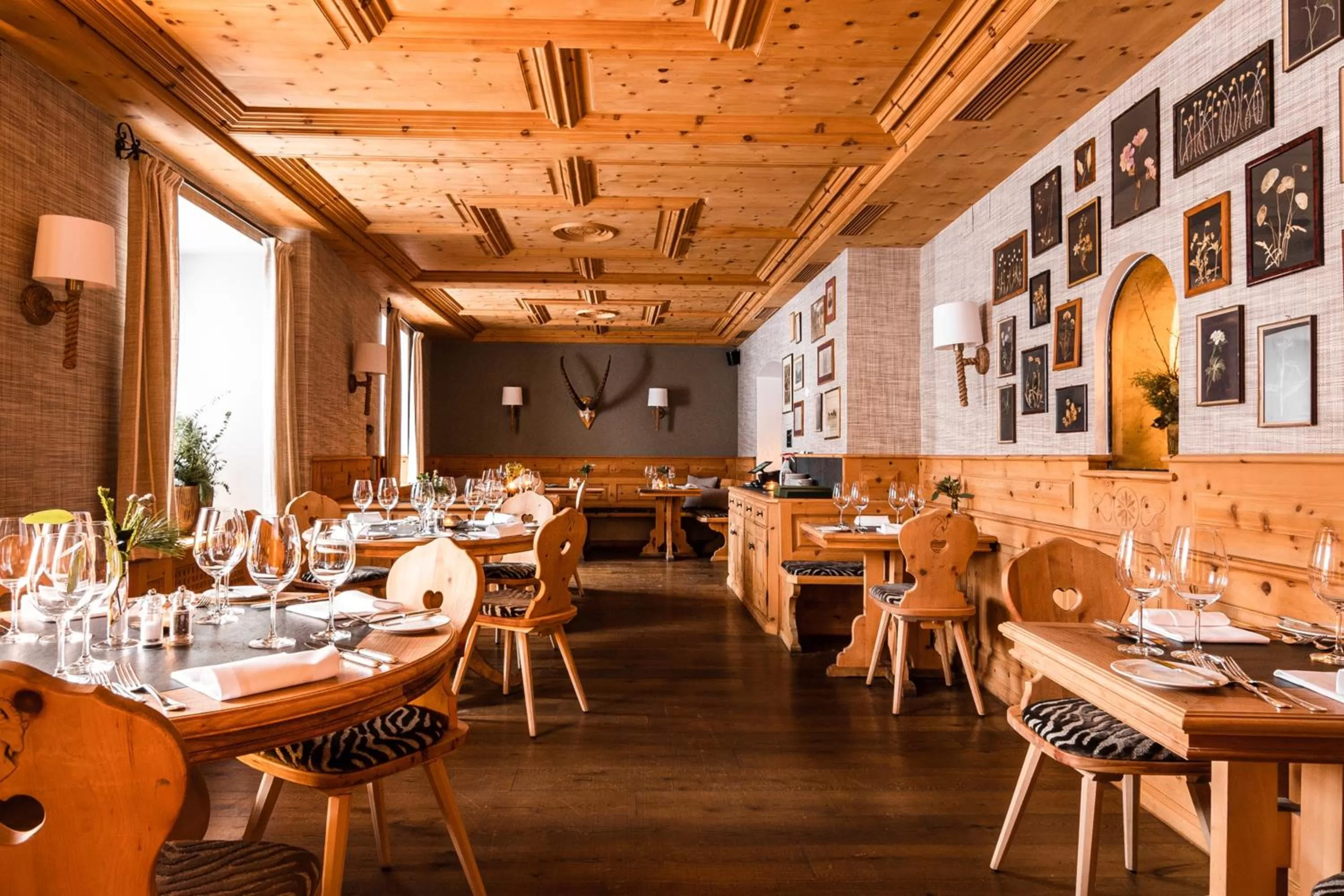 Restaurant/places to eat in Hotel Steinbock Pontresina