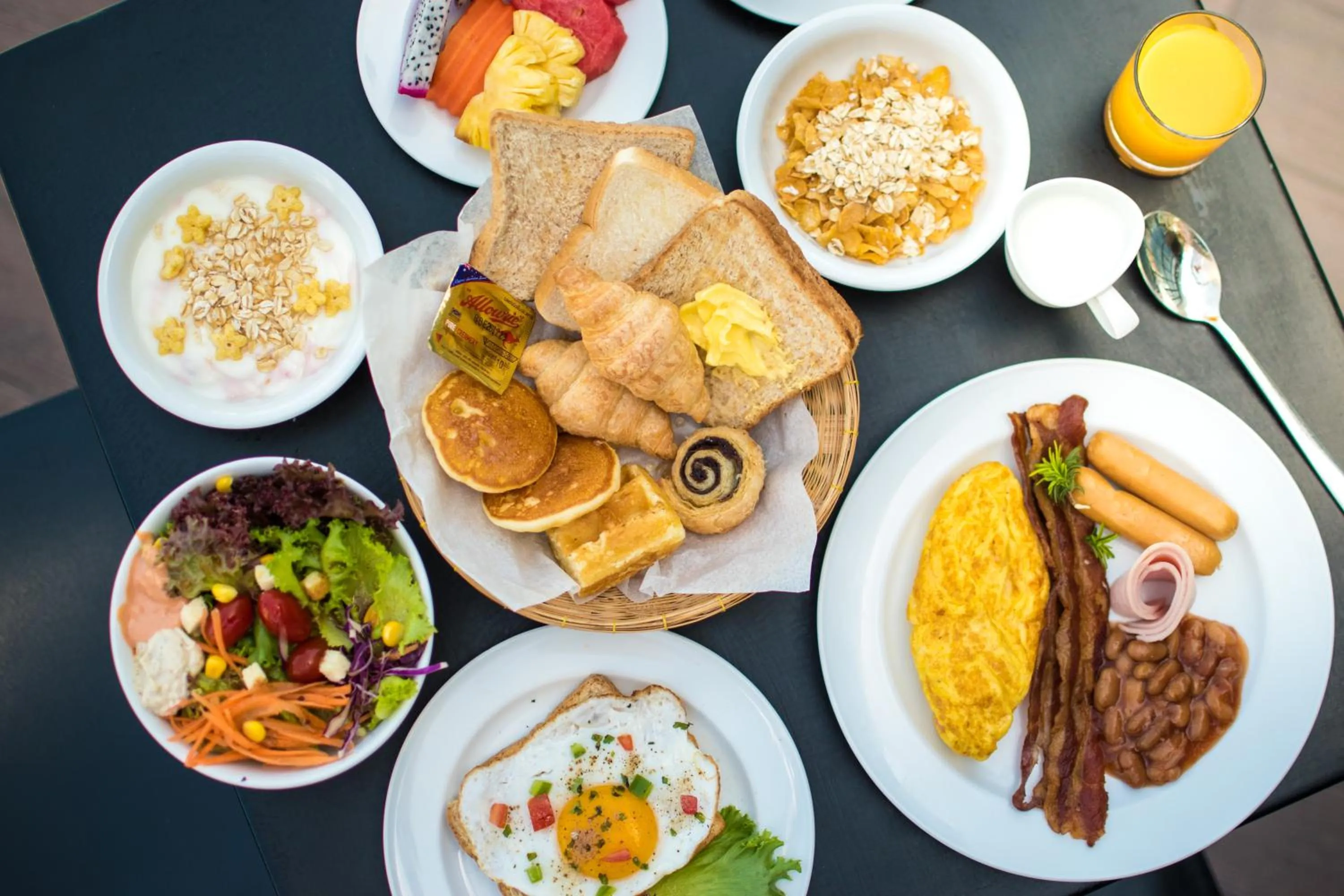 Breakfast in Hotel Clover Asoke - SHA Extra Plus