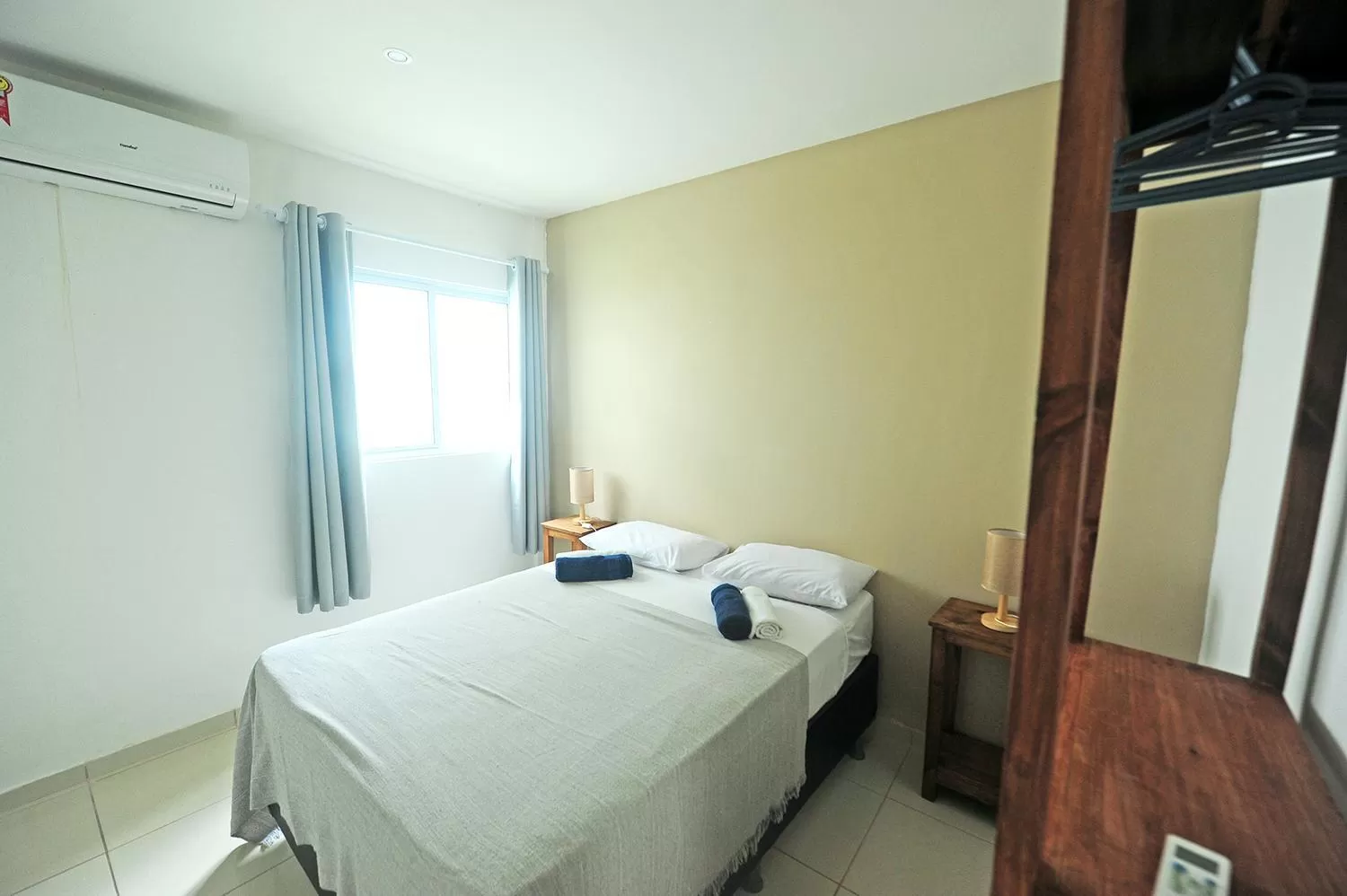 Bed in Manga Verde Beach Residence