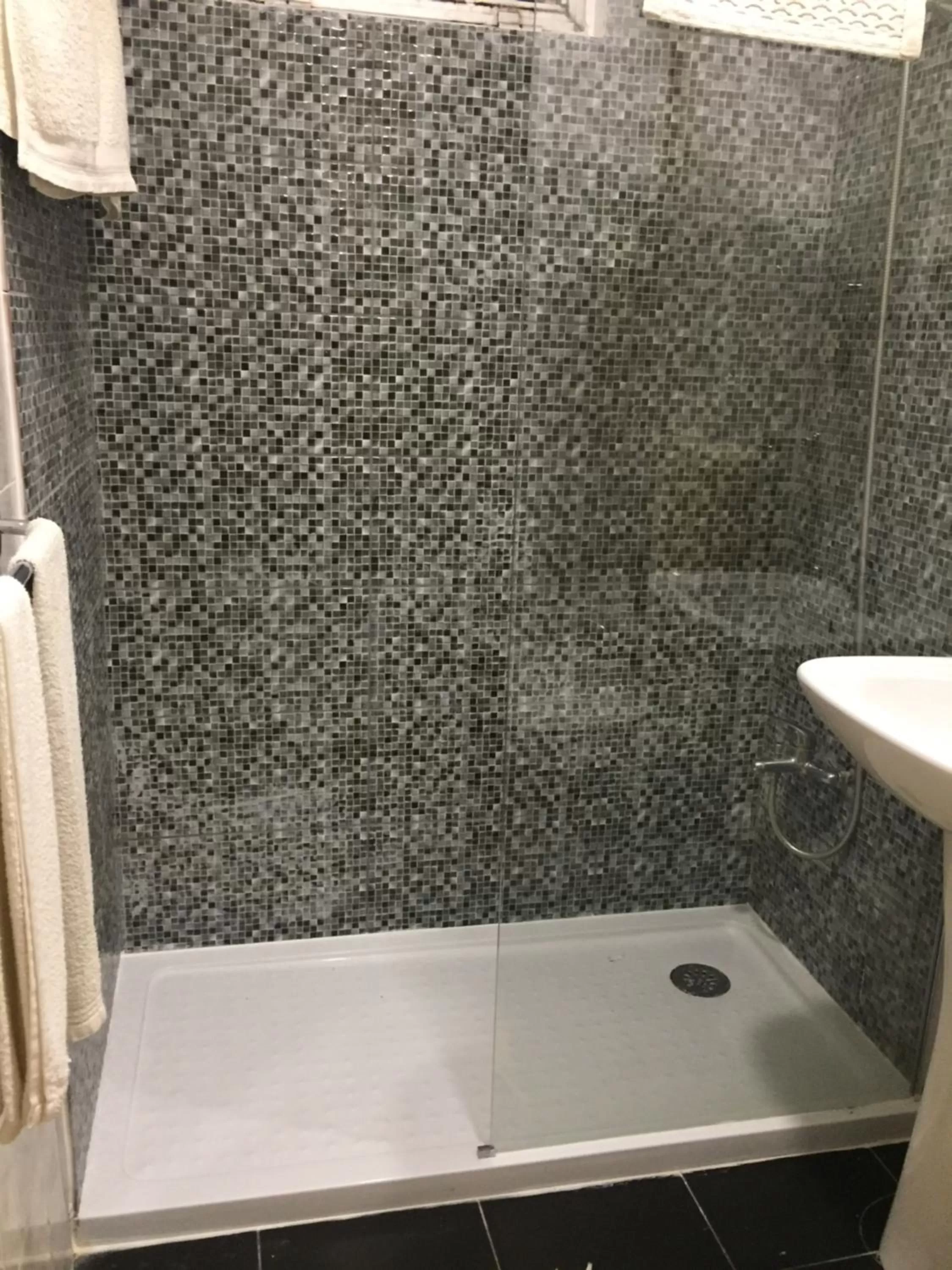 Lira Guest House B&B