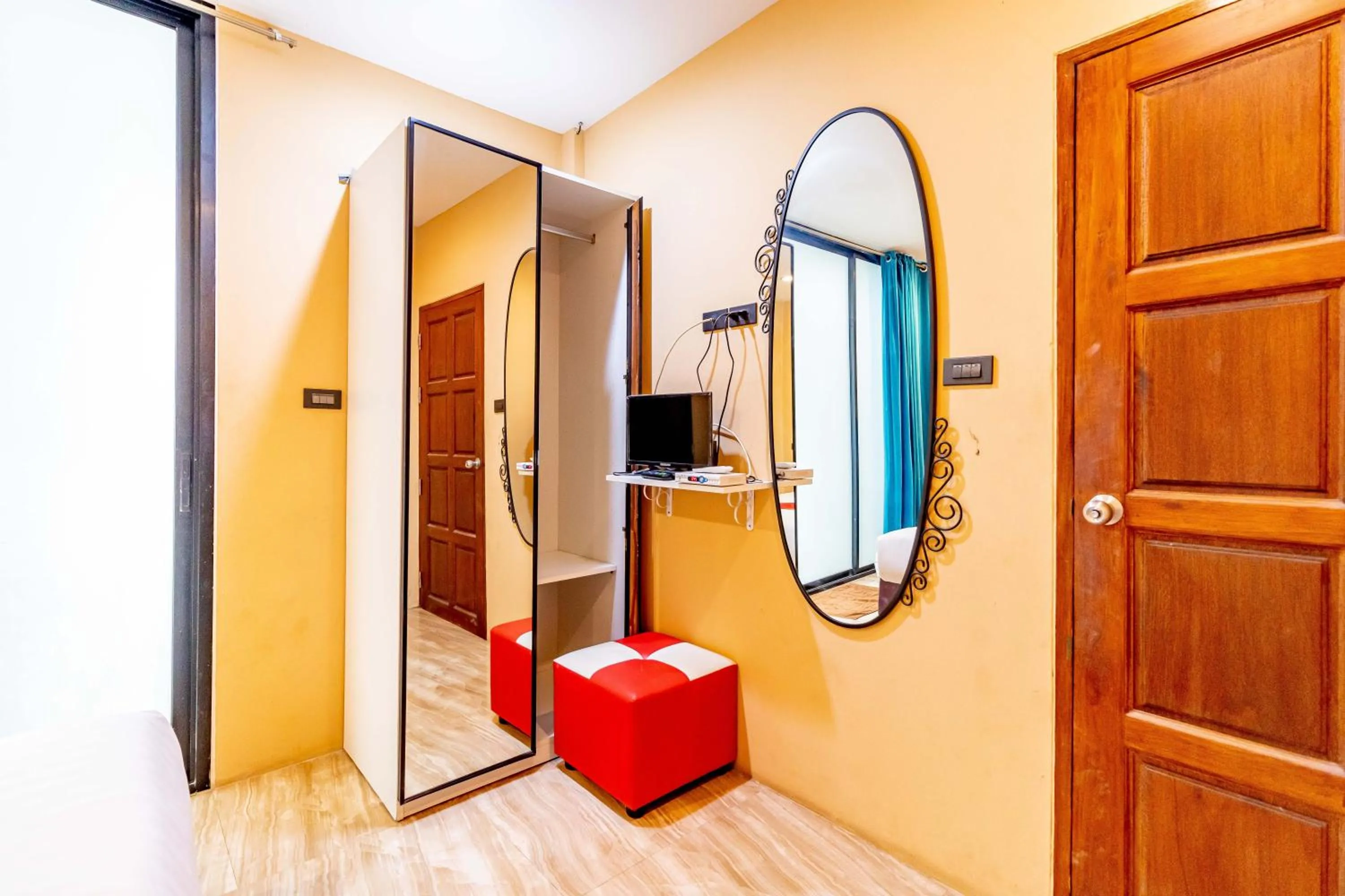 TV and multimedia in The Pool Resort