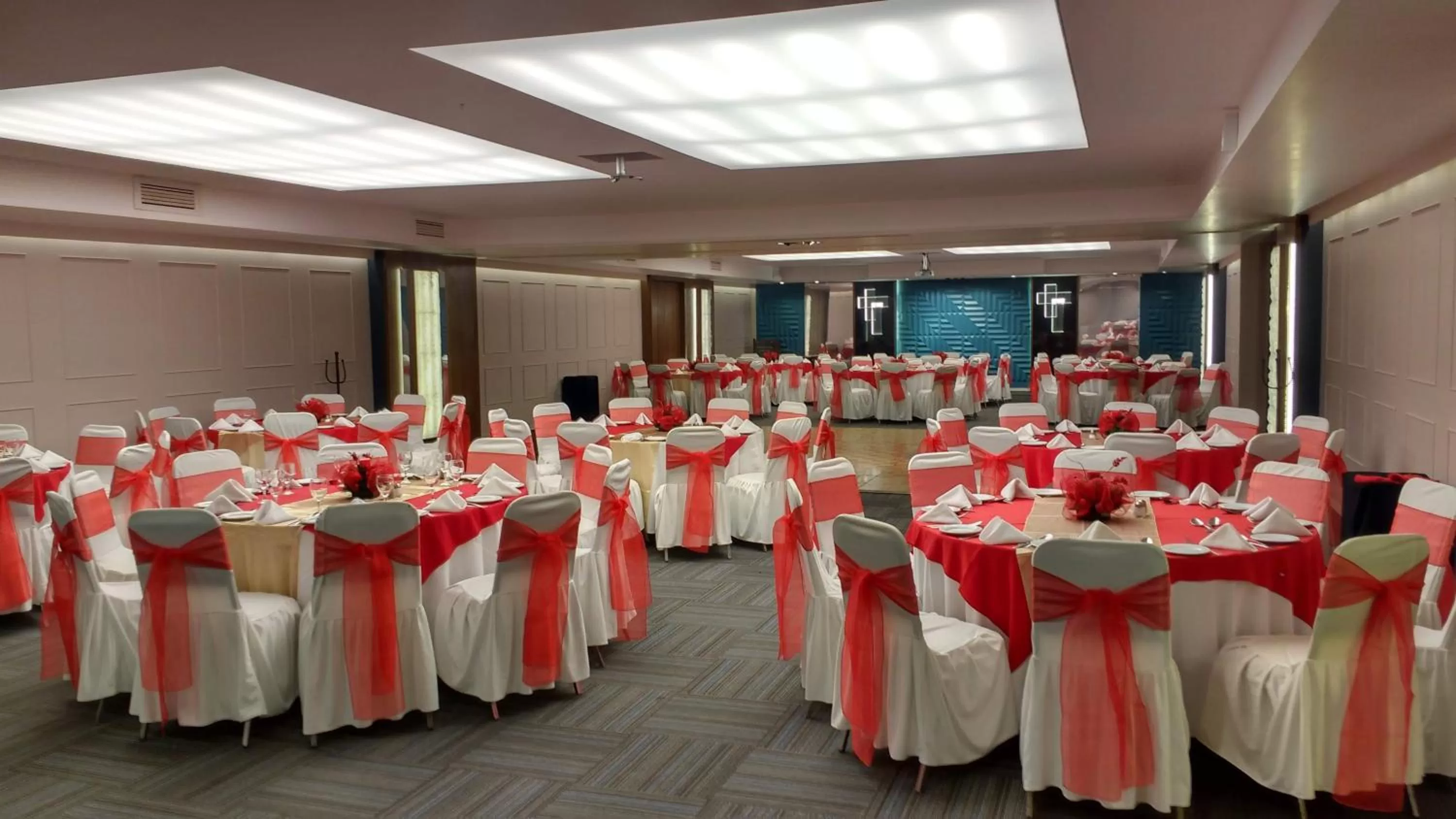 Banquet/Function facilities in Country Plaza