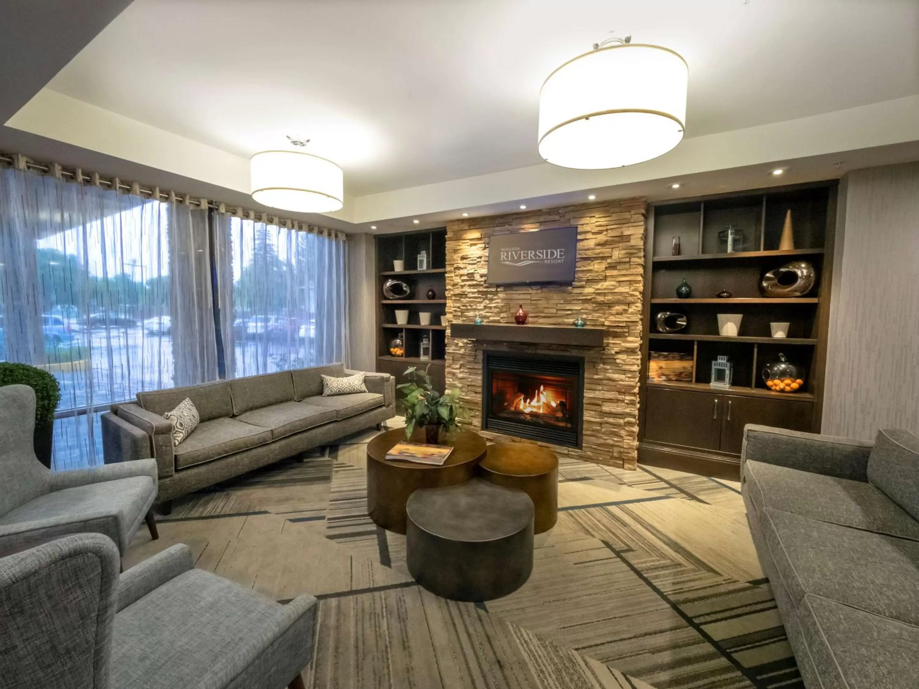 Lobby or reception in Niagara Riverside Resort; BW Premier Collection