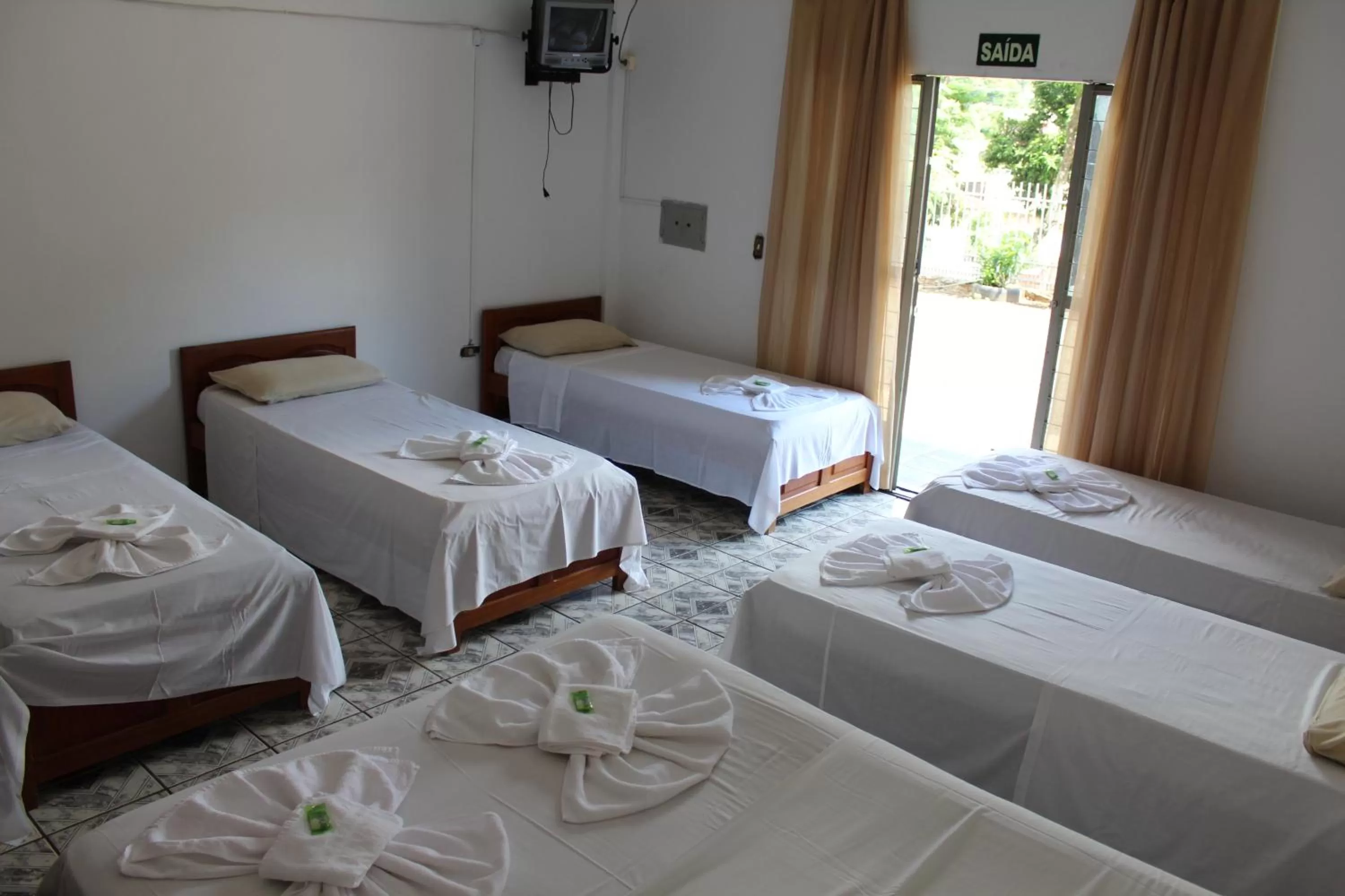 Photo of the whole room, Bed in Pousada Oliveira