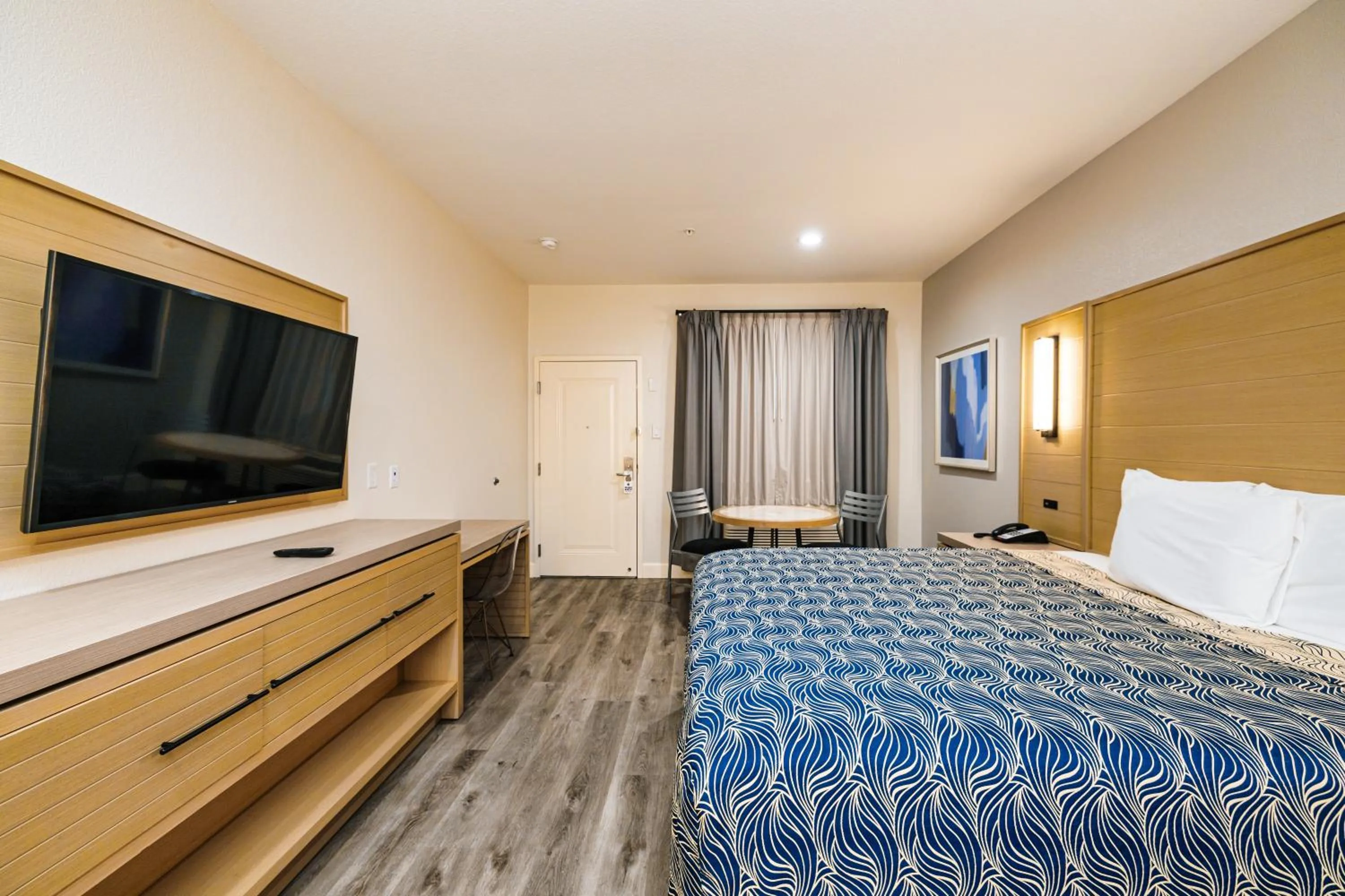 Photo of the whole room, Bed in Palace Inn Blue-IAH East