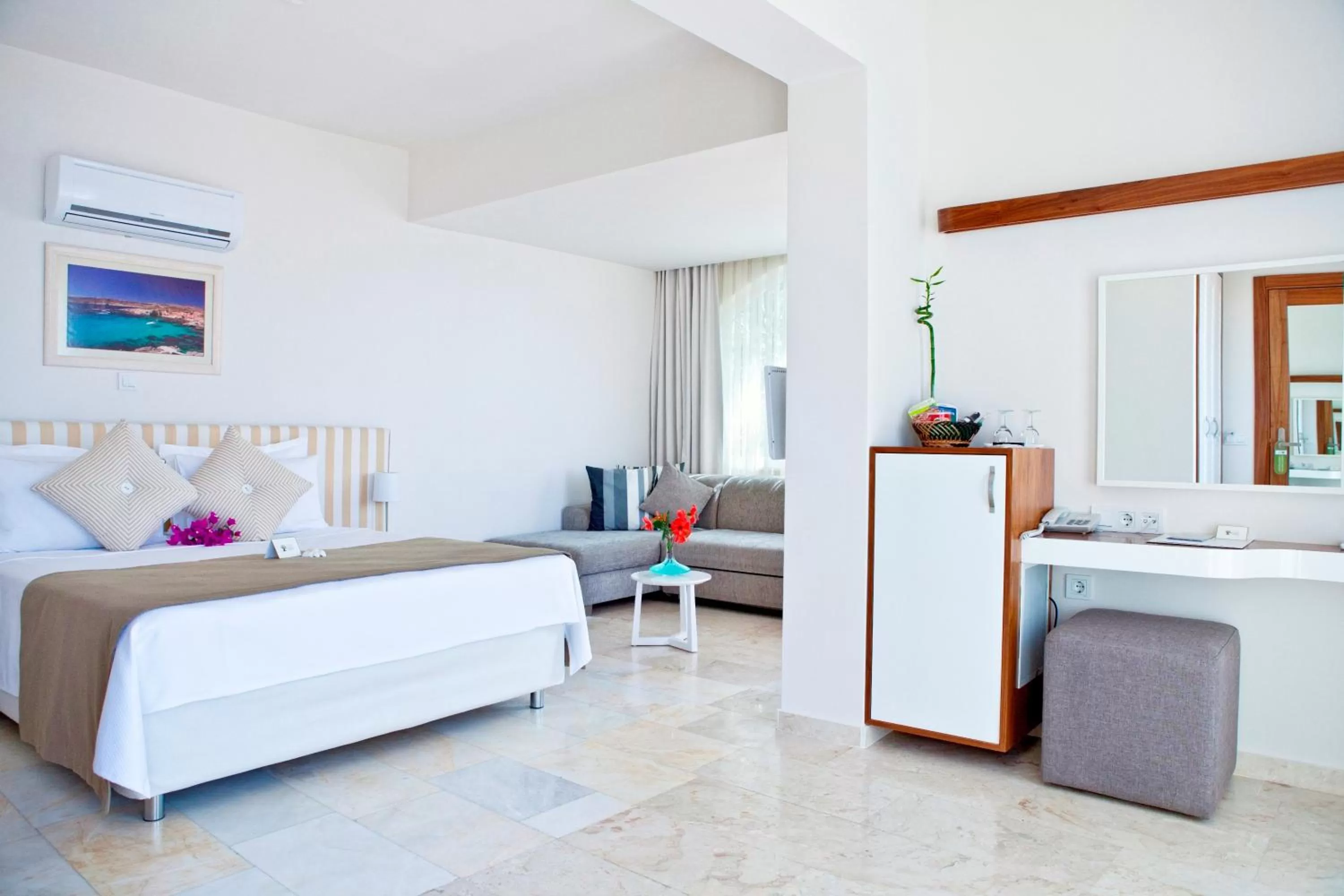 Photo of the whole room, Bed in Olea Nova Hotel