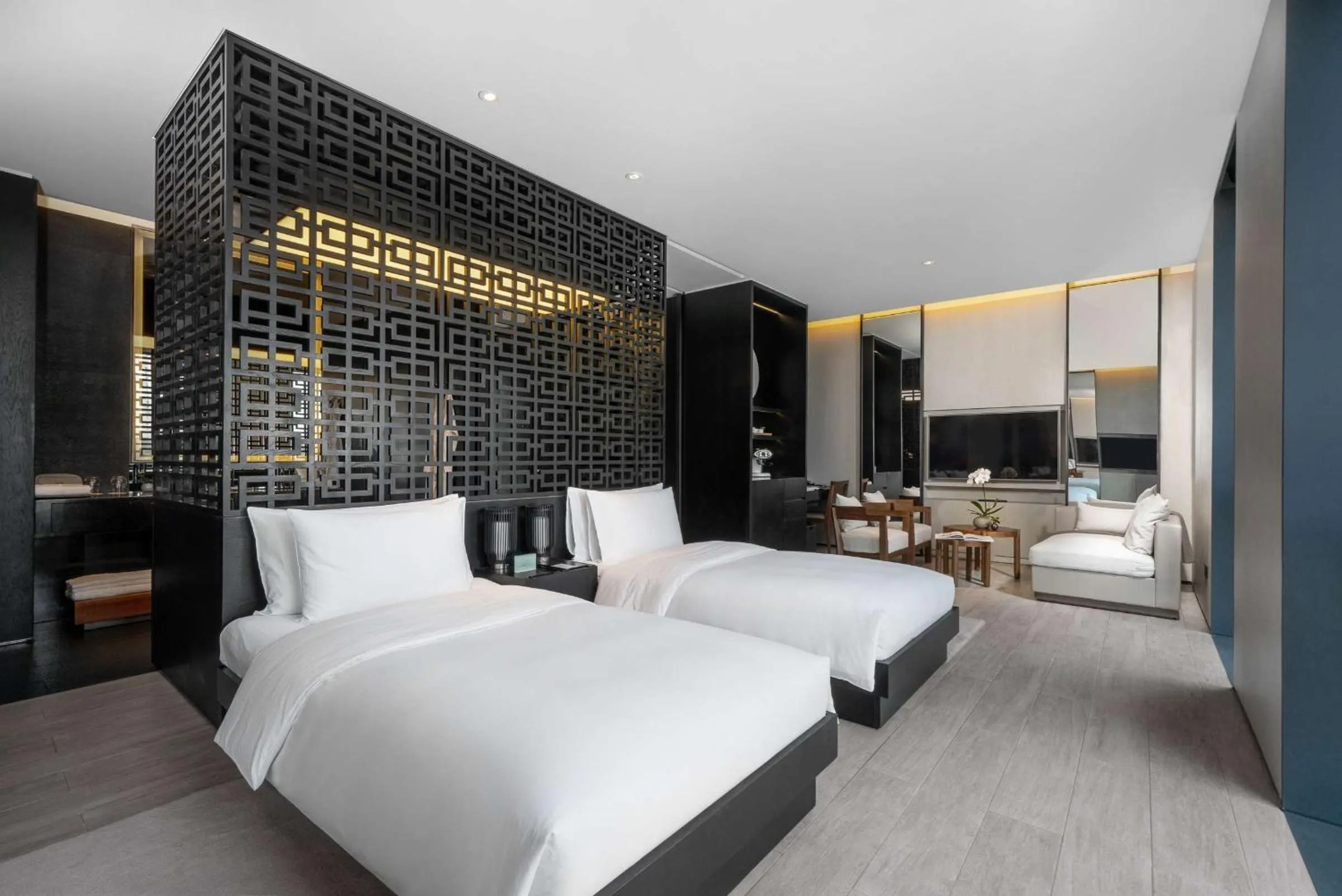 Photo of the whole room, Bed in Upper House Chengdu