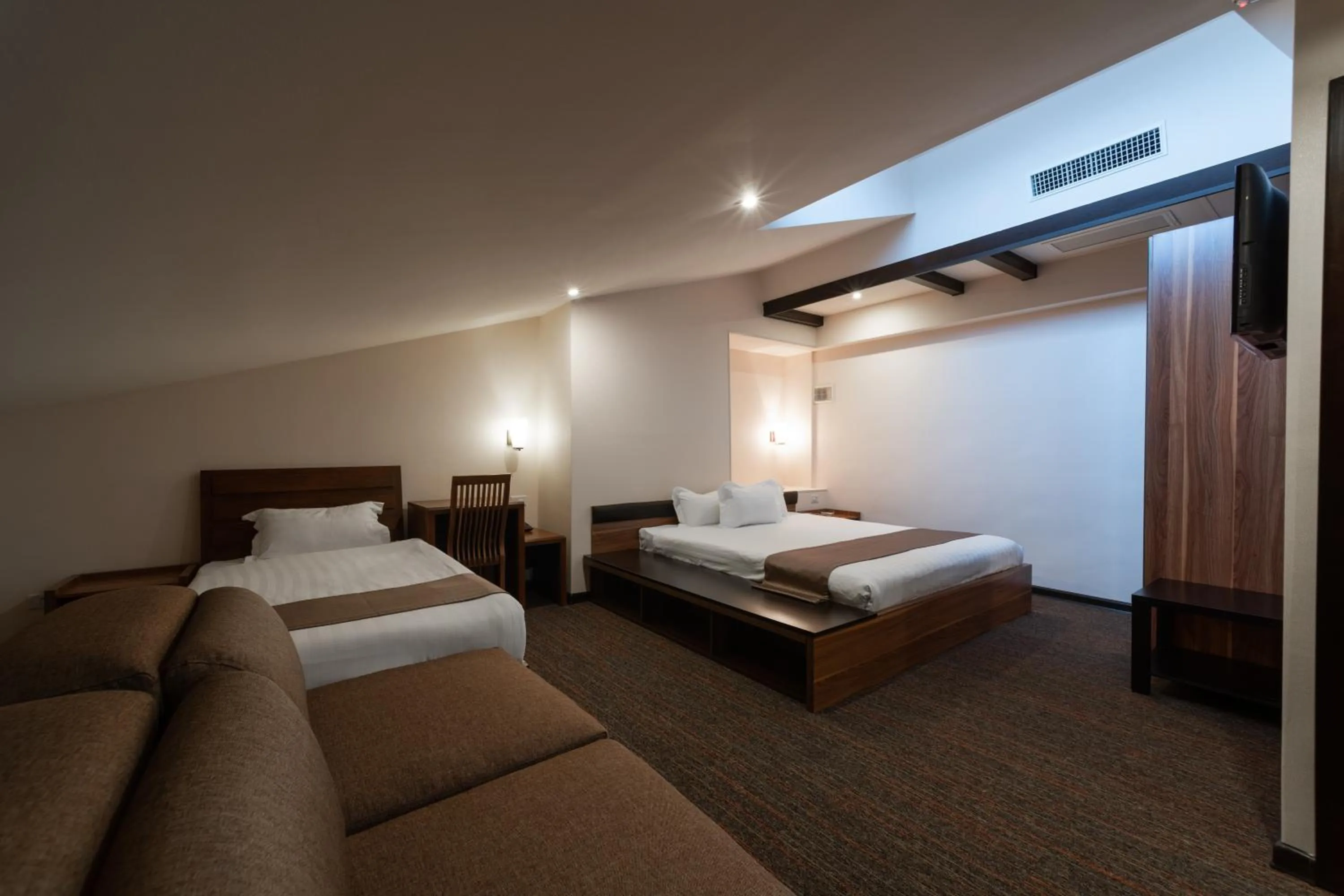 Photo of the whole room, Bed in Bass Boutique Hotel