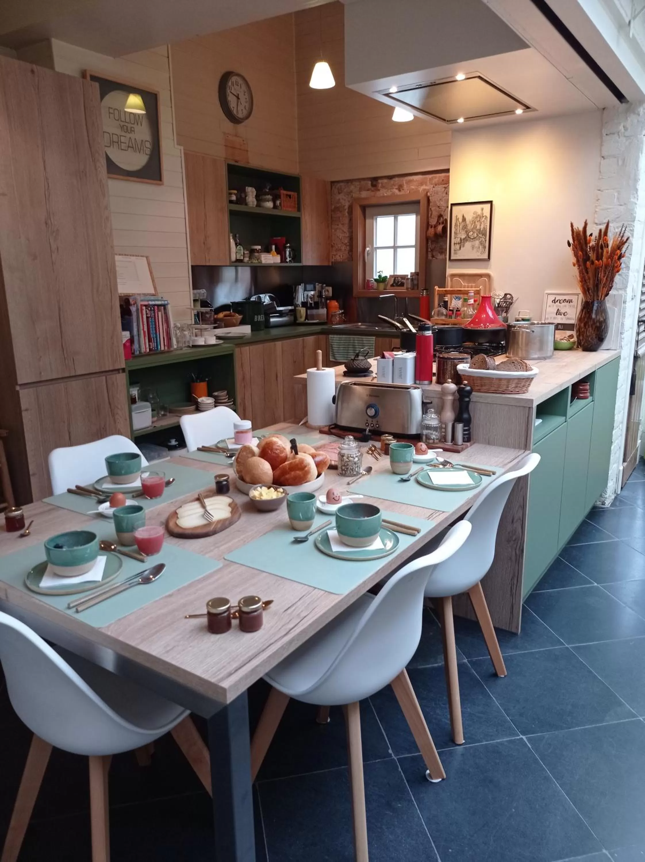 Breakfast in B&B Emma