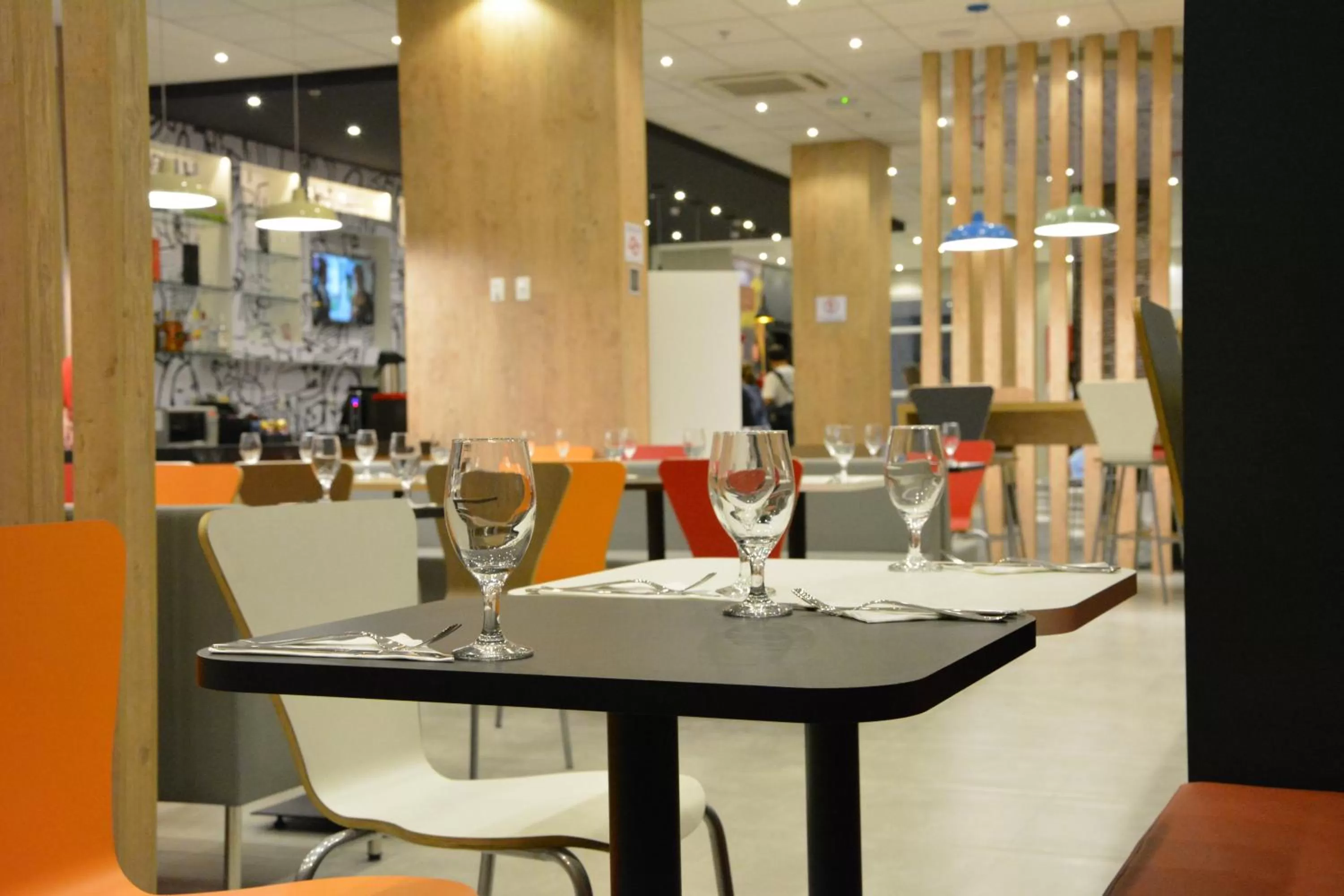 Restaurant/places to eat in ibis Jacarei