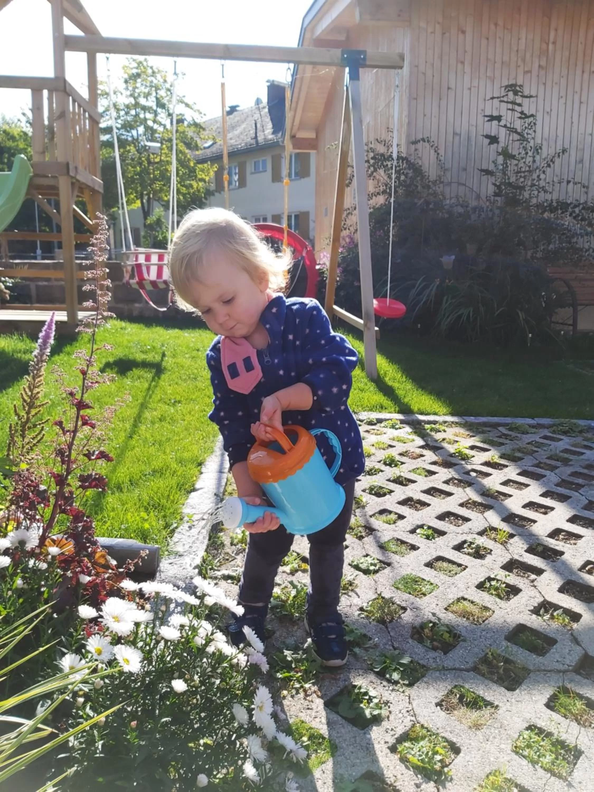 Property building, Children in Gästehaus Gitti Dorner