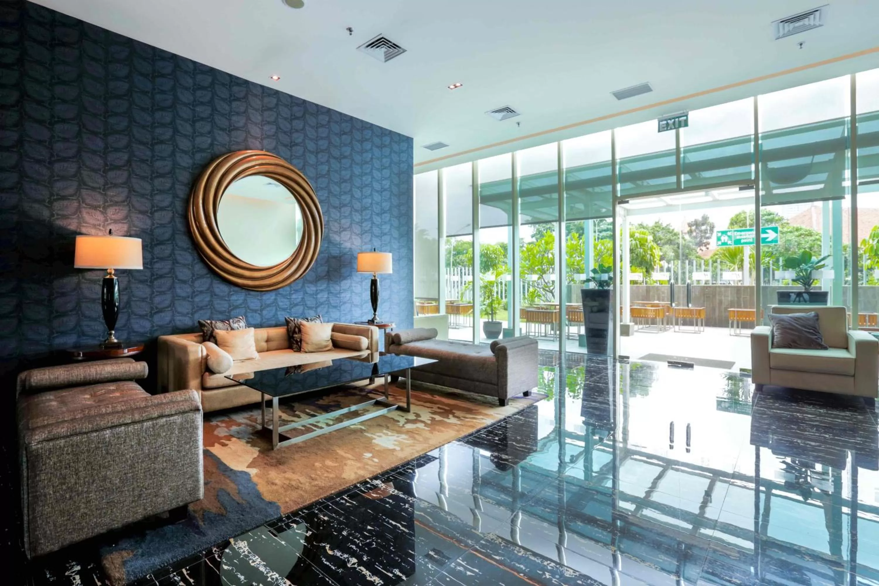 Communal lounge/ TV room in Holiday Inn Express Jakarta International Expo by IHG