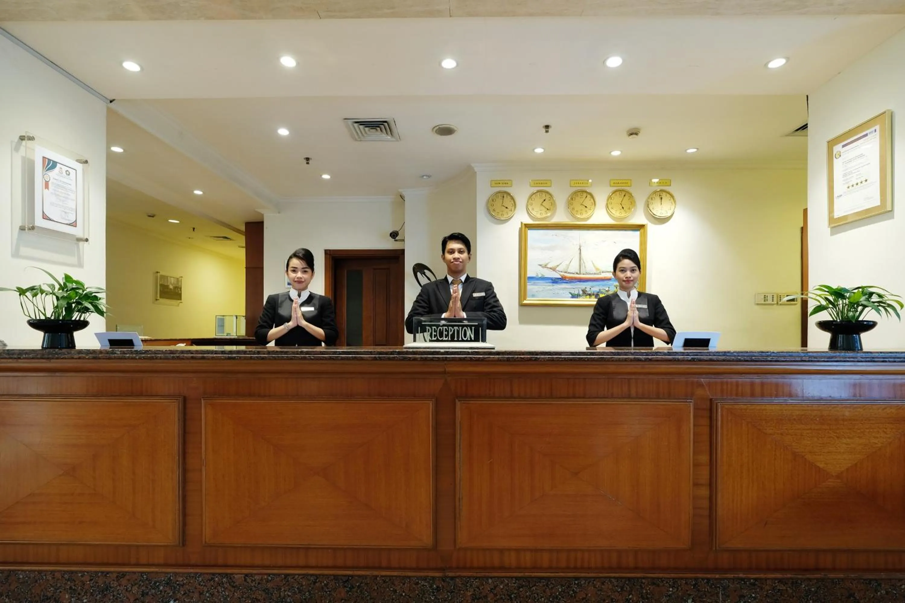 Staff in Aryaduta Makassar