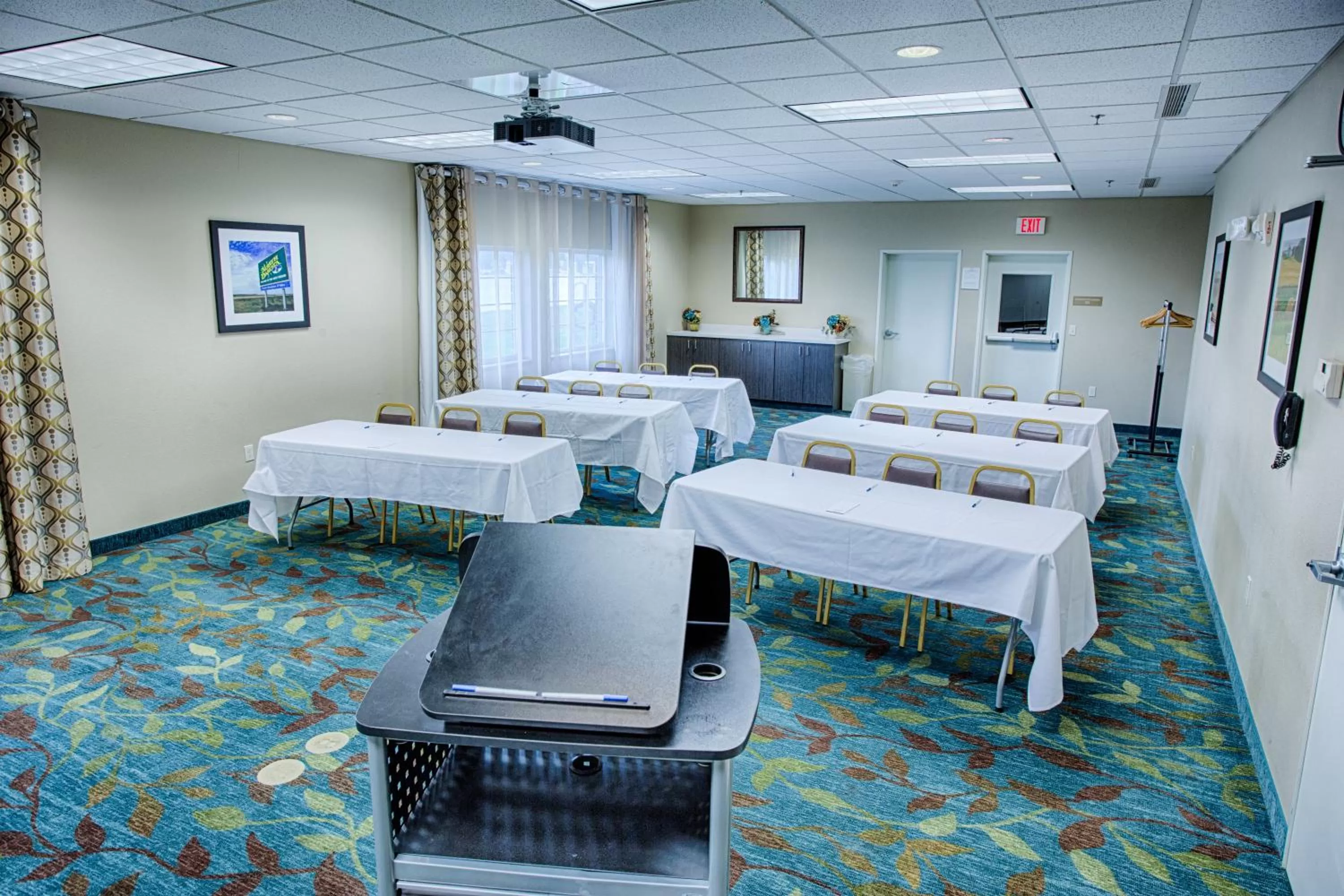 Meeting/conference room in Candlewood Suites Fargo-North Dakota State University by IHG