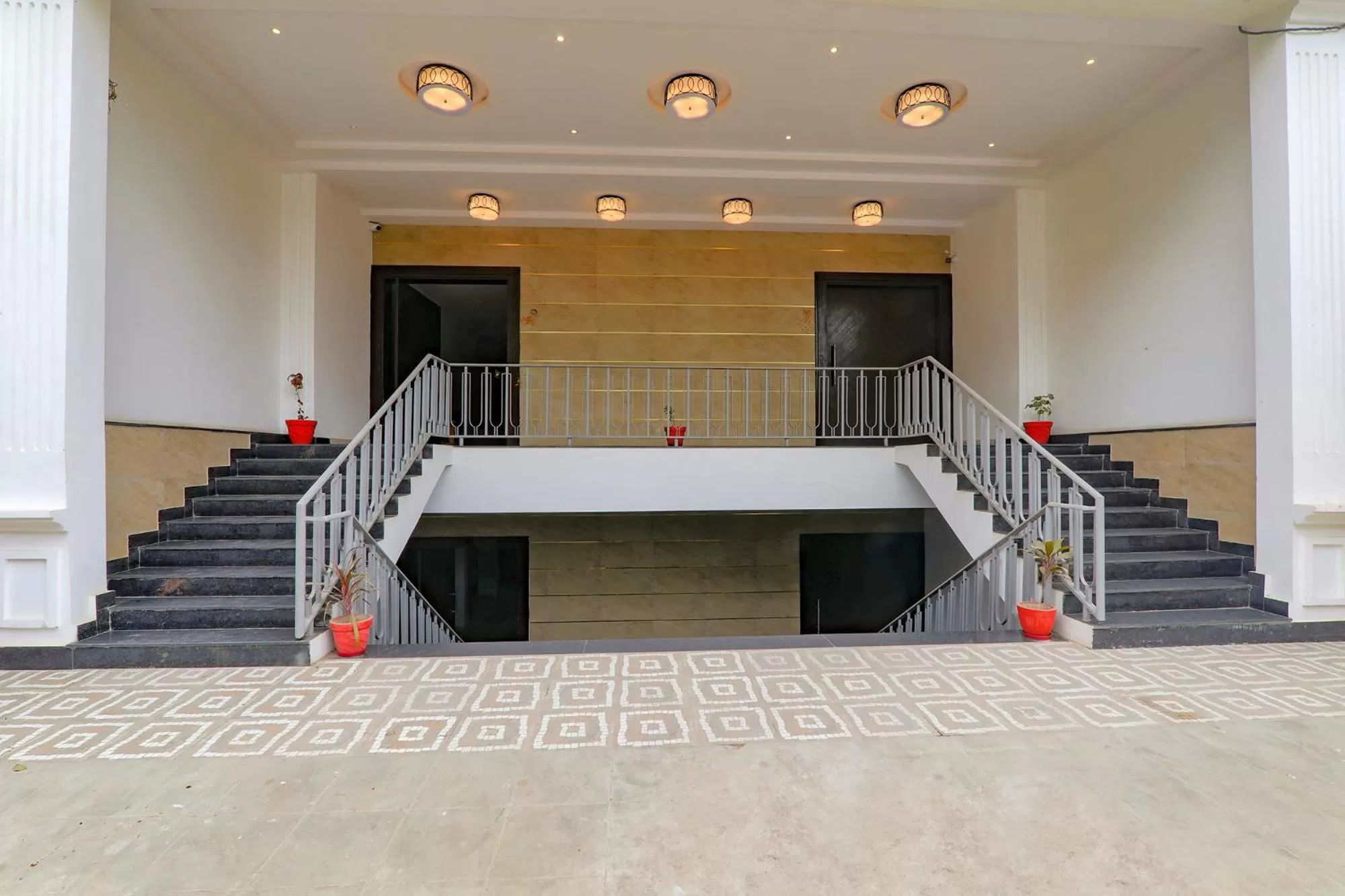 Facade/entrance in FabHotel Aurelia Grand