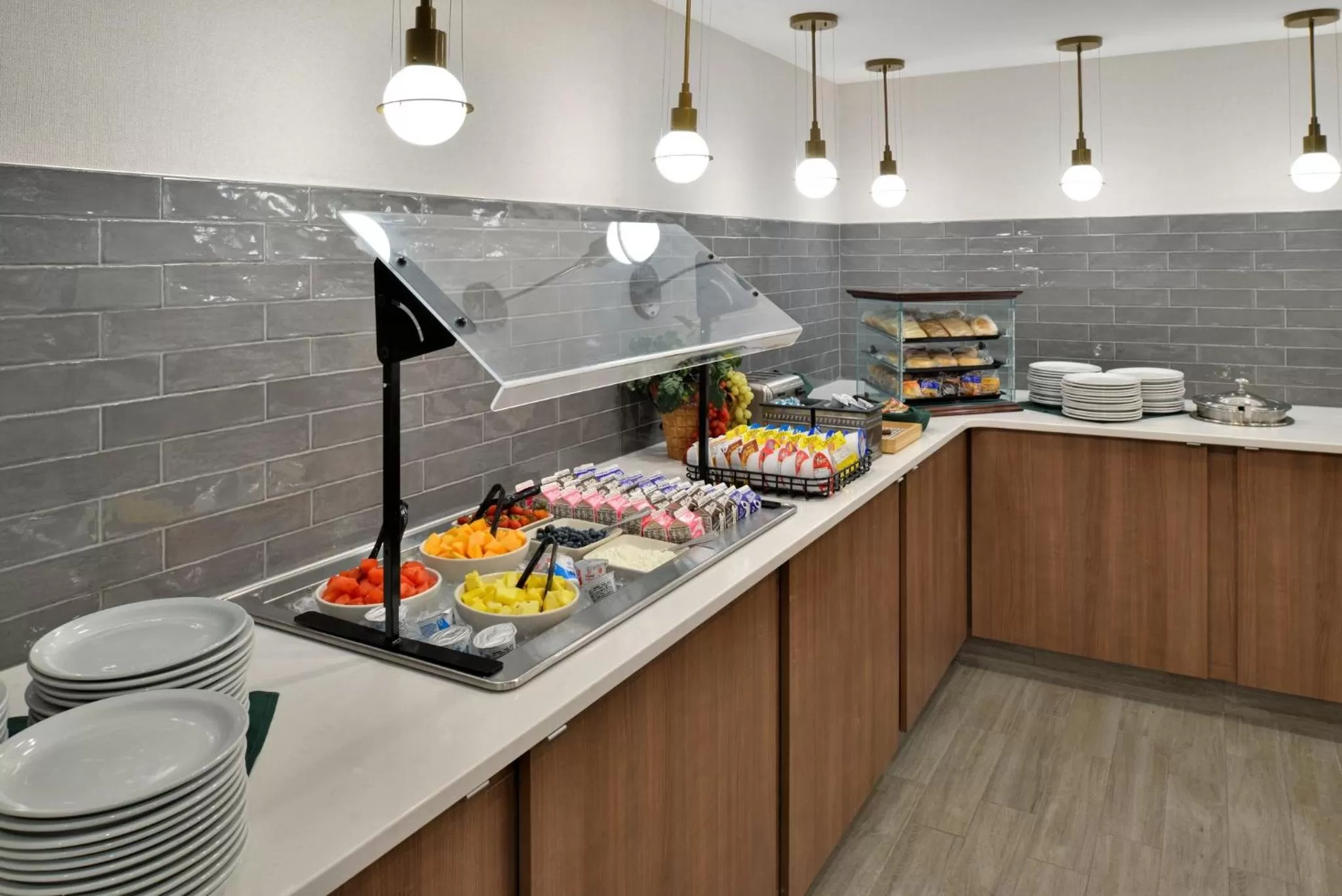 Restaurant/places to eat in Holiday Inn Hotel & Suites Overland Park-Convention Center by IHG