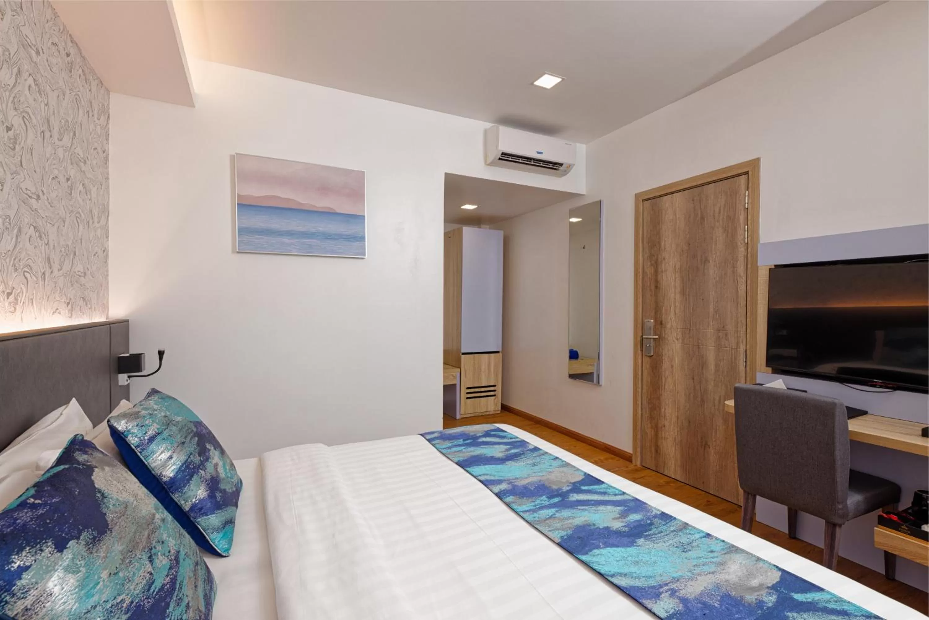 Standard Deluxe Room (Excludes Window Access) in Arena Beach Hotel