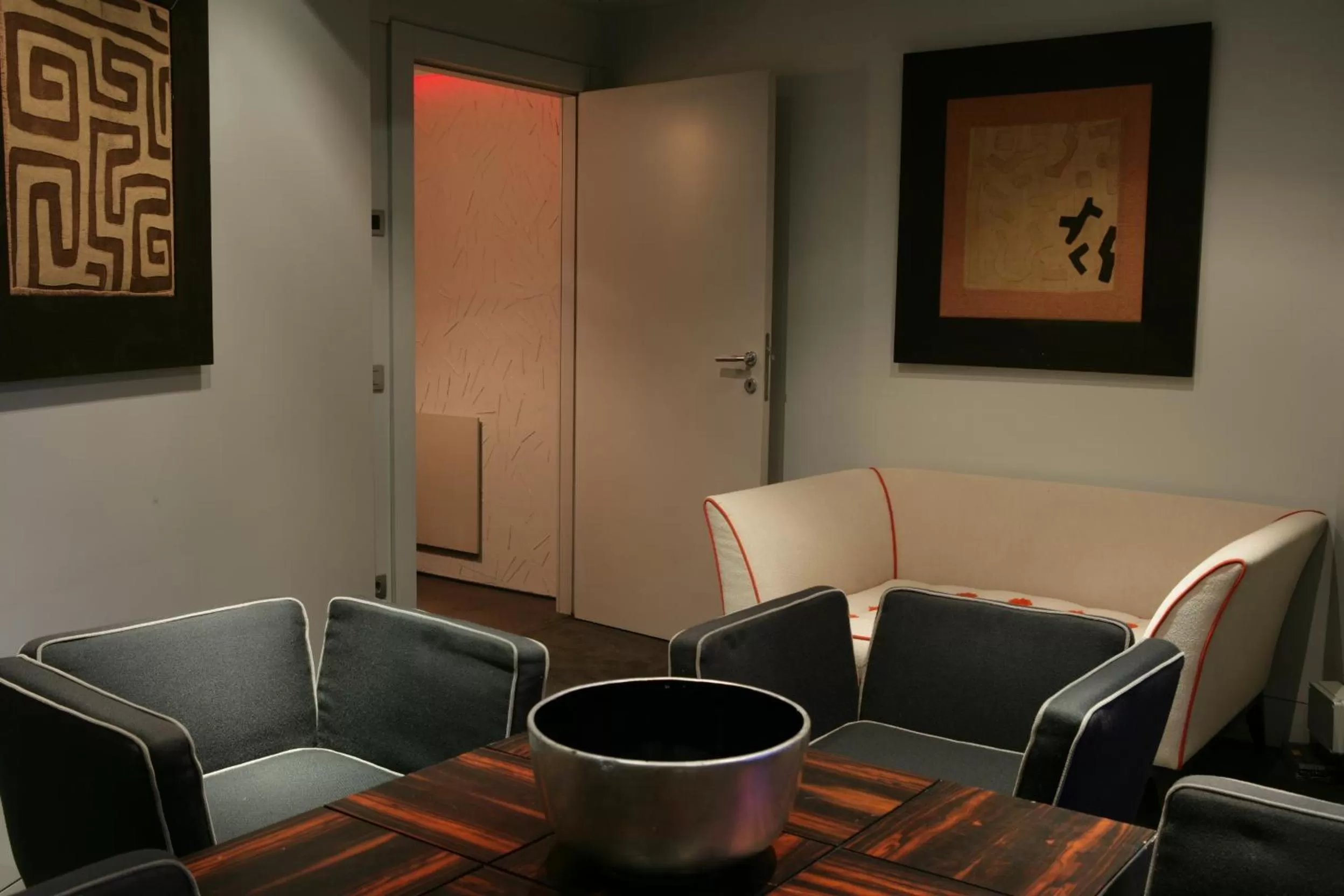 Living room in Sina The Gray