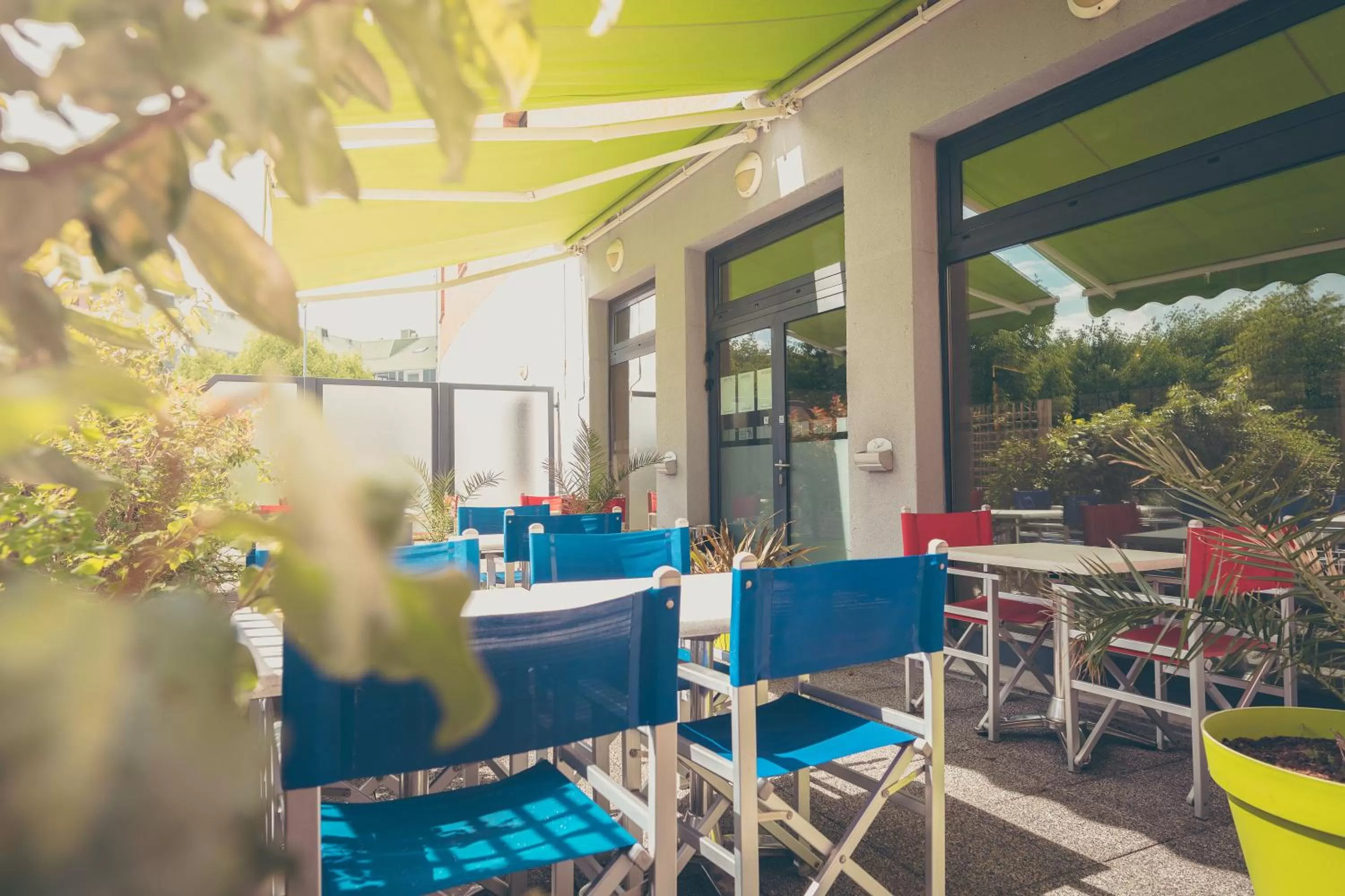 Lounge or bar in Holiday Inn Express Arras by IHG