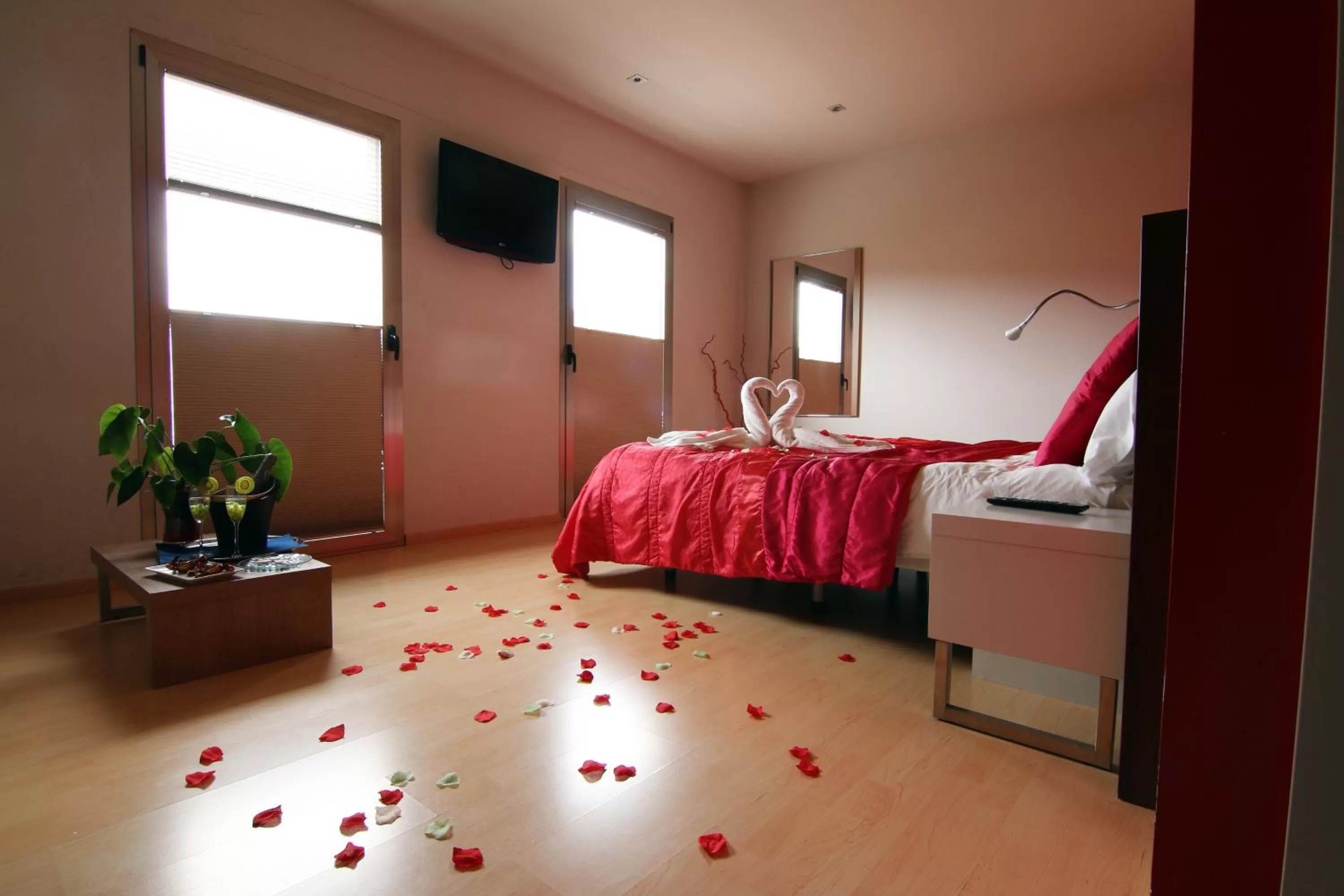 Bedroom, Bed in Hotel La Sèquia Molinar