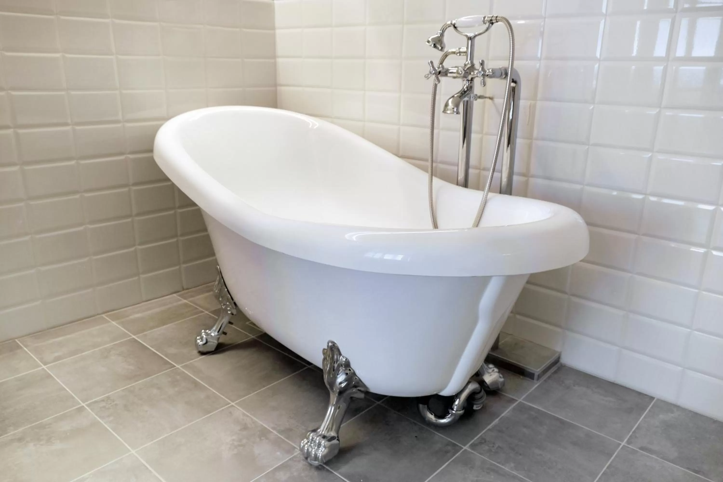 Bathroom in Hotel Avion - National Cultural Monument - ICONIC HOUSES ORG