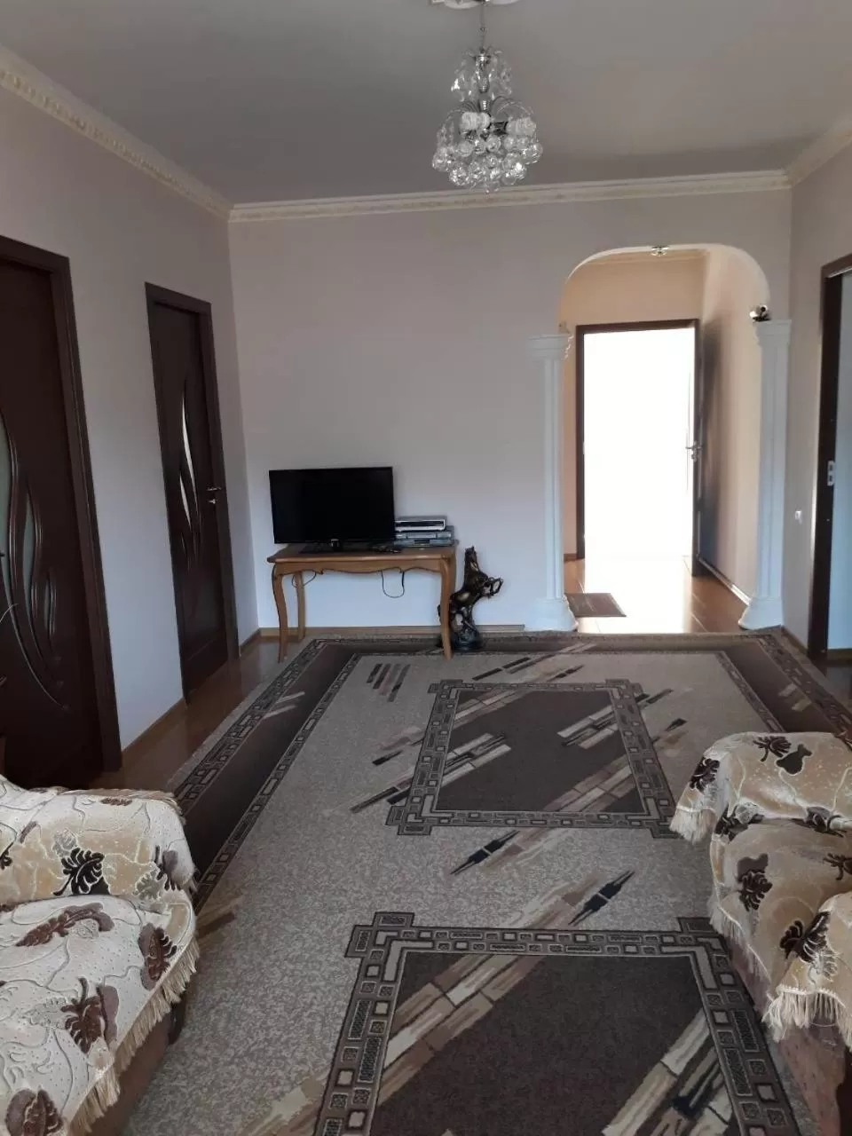 TV/Entertainment Center in Green Dilijan B&B