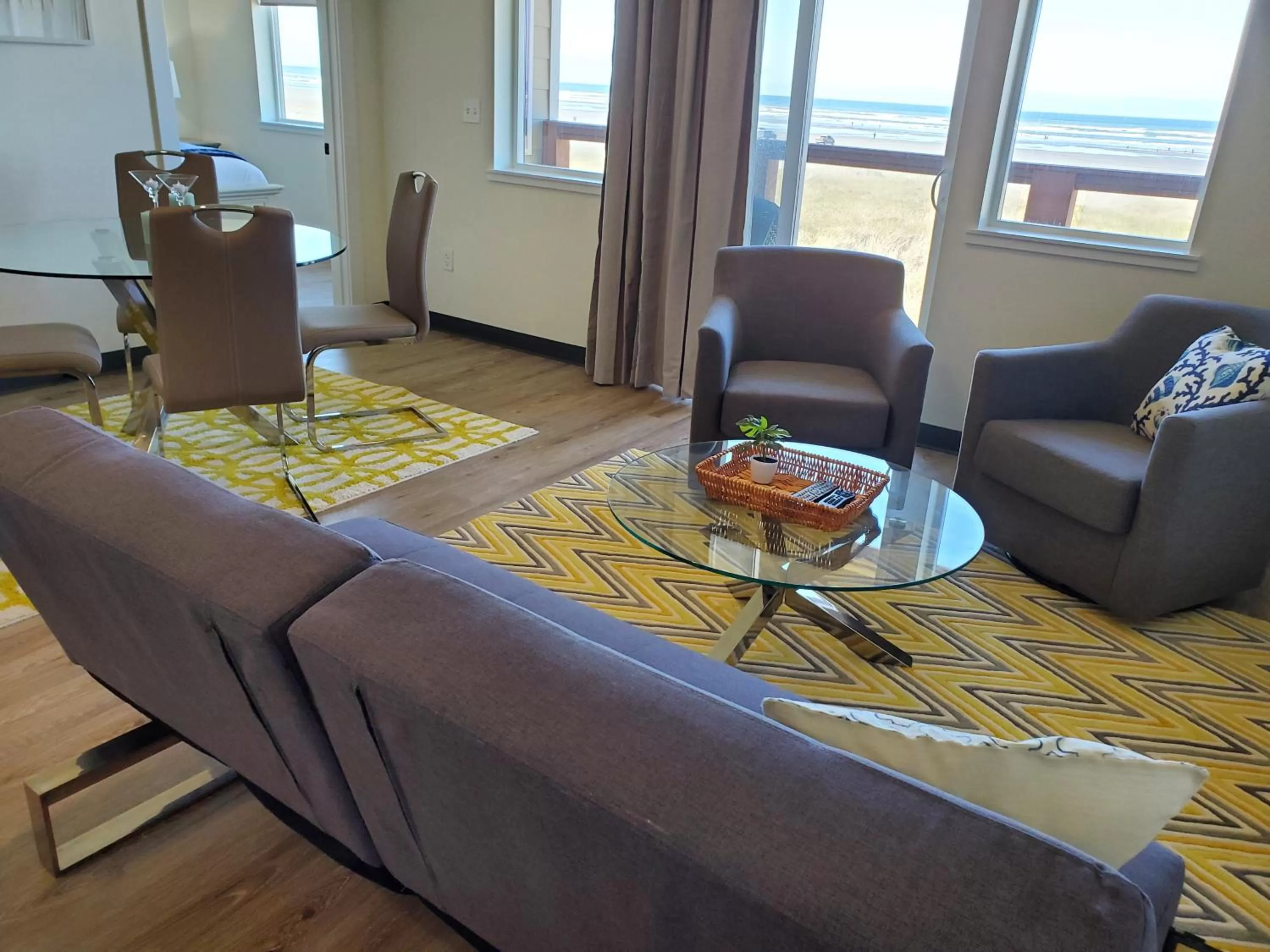 Bed in Moonstone Beach Motel