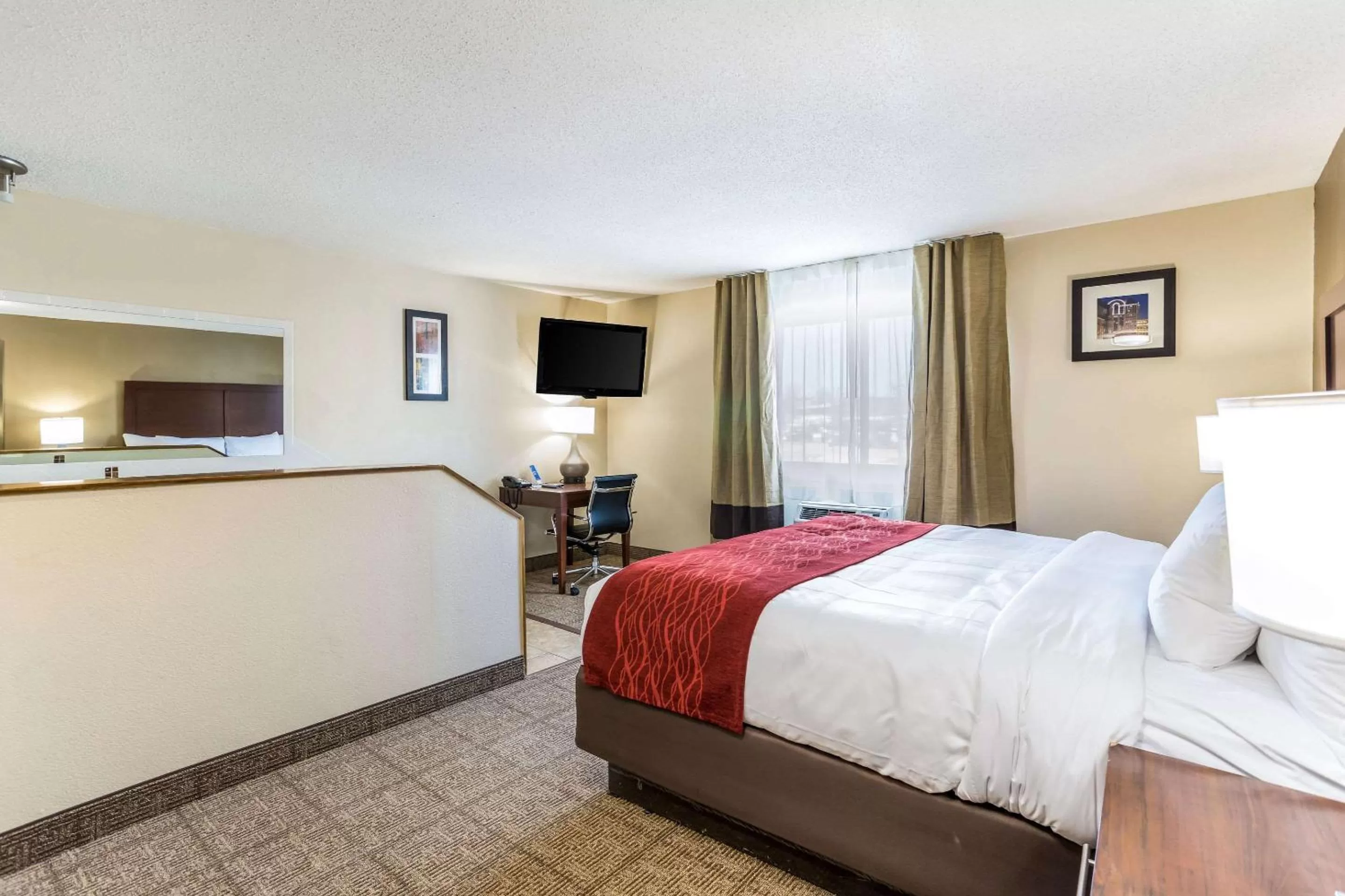 Photo of the whole room, Bed in Comfort Inn Waukesha - Milwaukee West