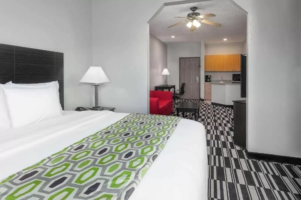 Executive Suite with Two King Beds - Non-Smoking in Holiday Inn Express & Suites Sulphur Springs by IHG