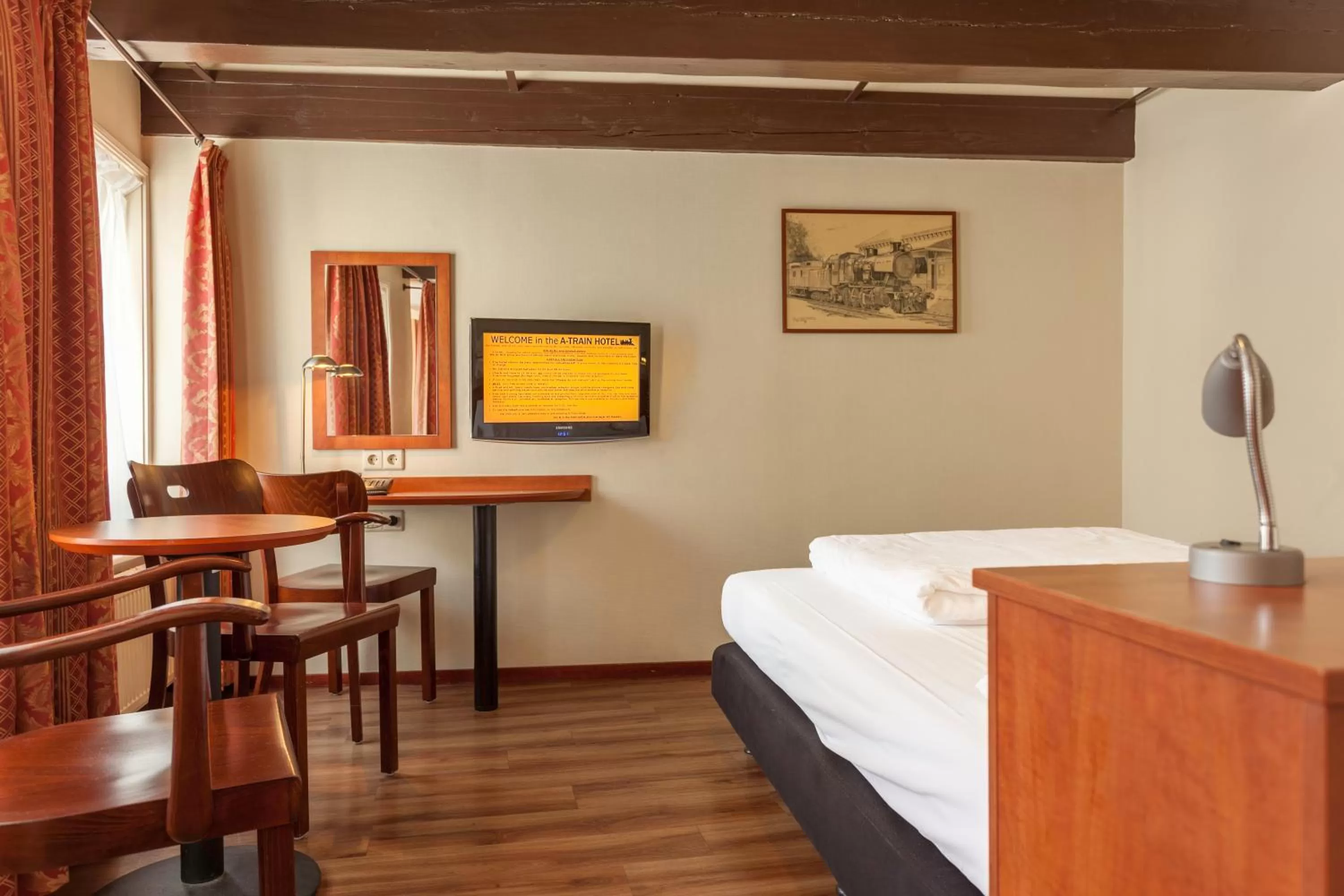 Bedroom, Bed in A-Train Hotel