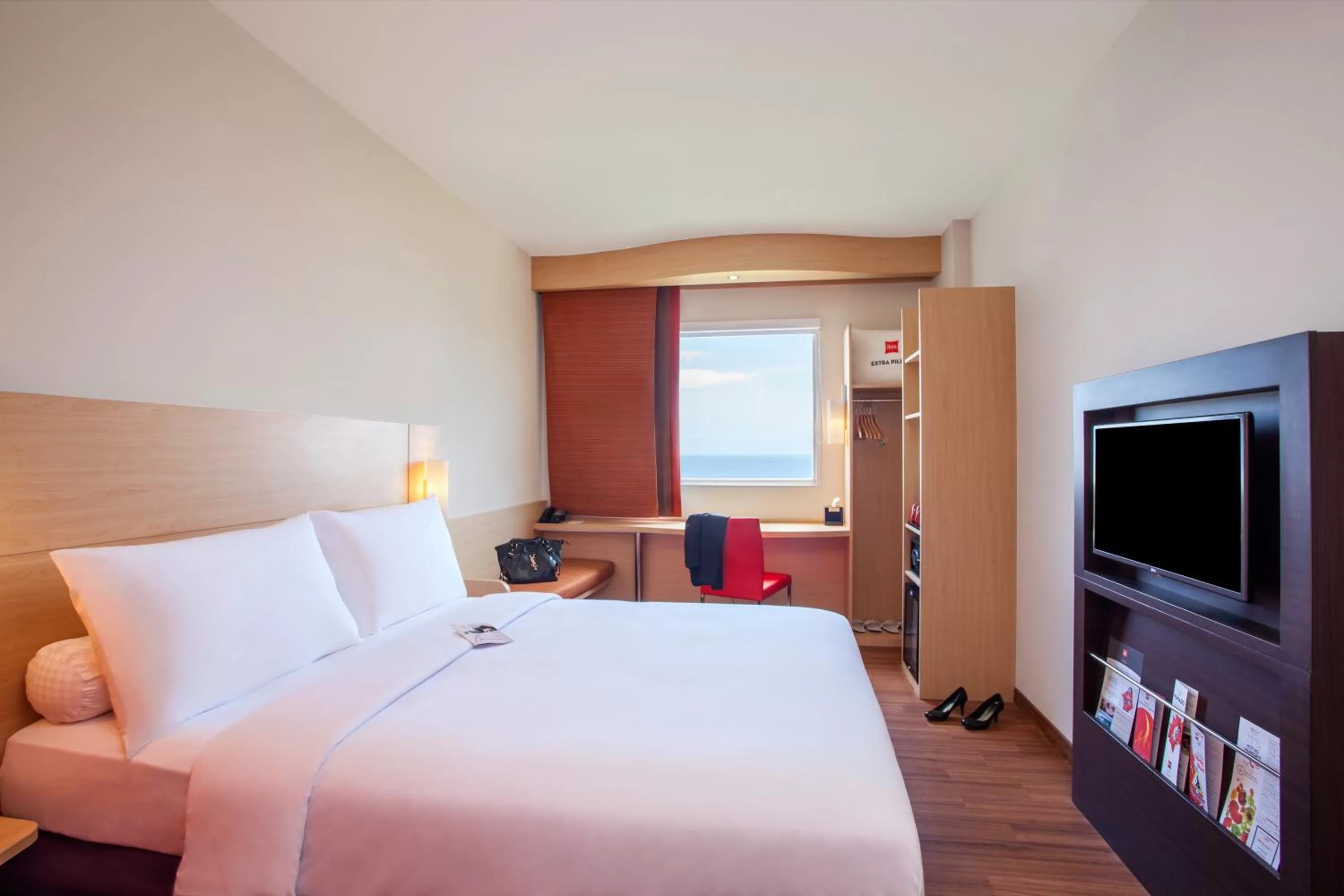 Shower, Bed in Ibis Manado City Center Boulevard