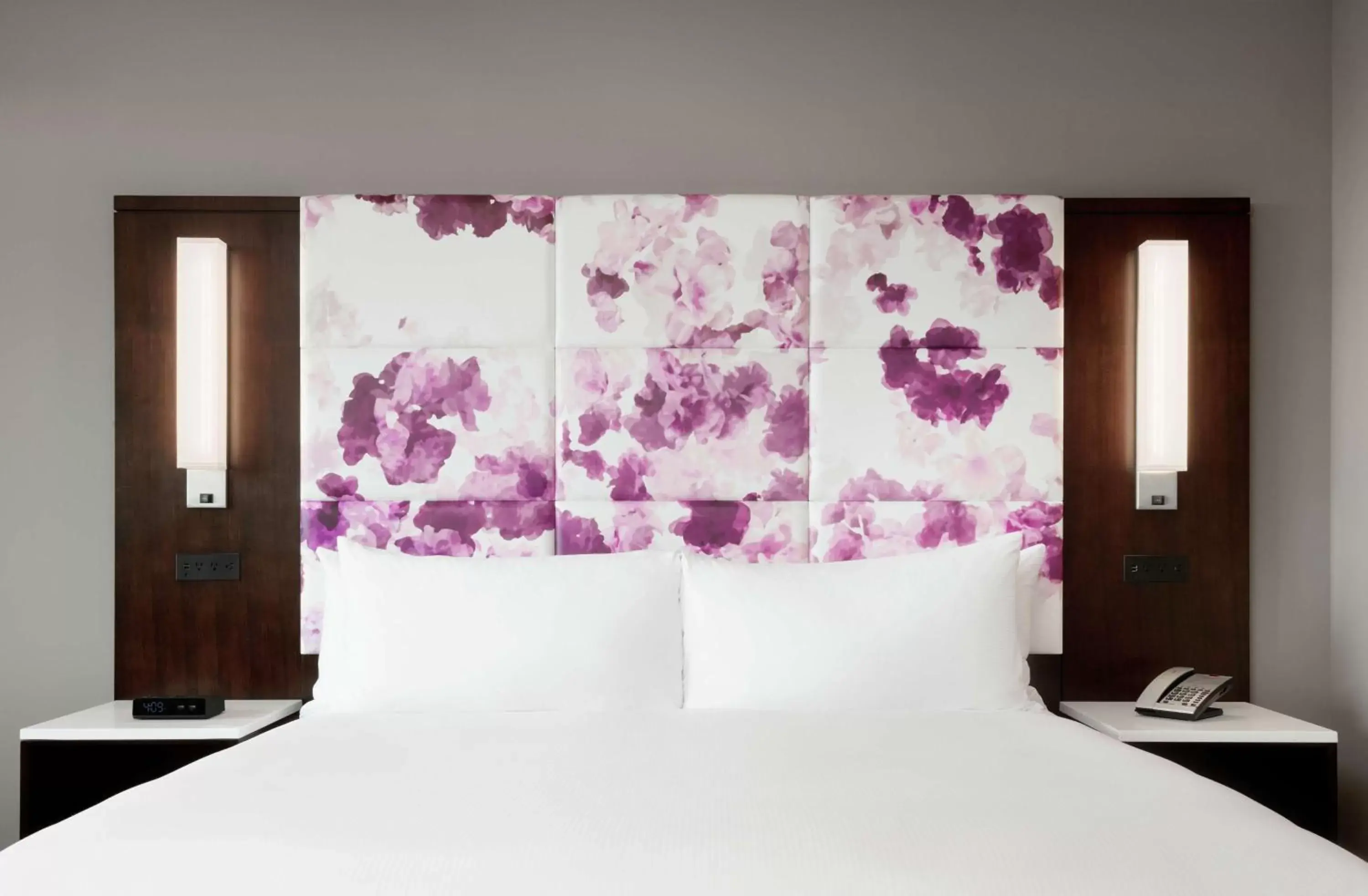 Deluxe King Room - Mobility/Hearing Accessible in Hilton Washington DC National Mall The Wharf Deluxe King Room - Mobility/Hearing Accessible in Hilton Washington DC National Mall The Wharf