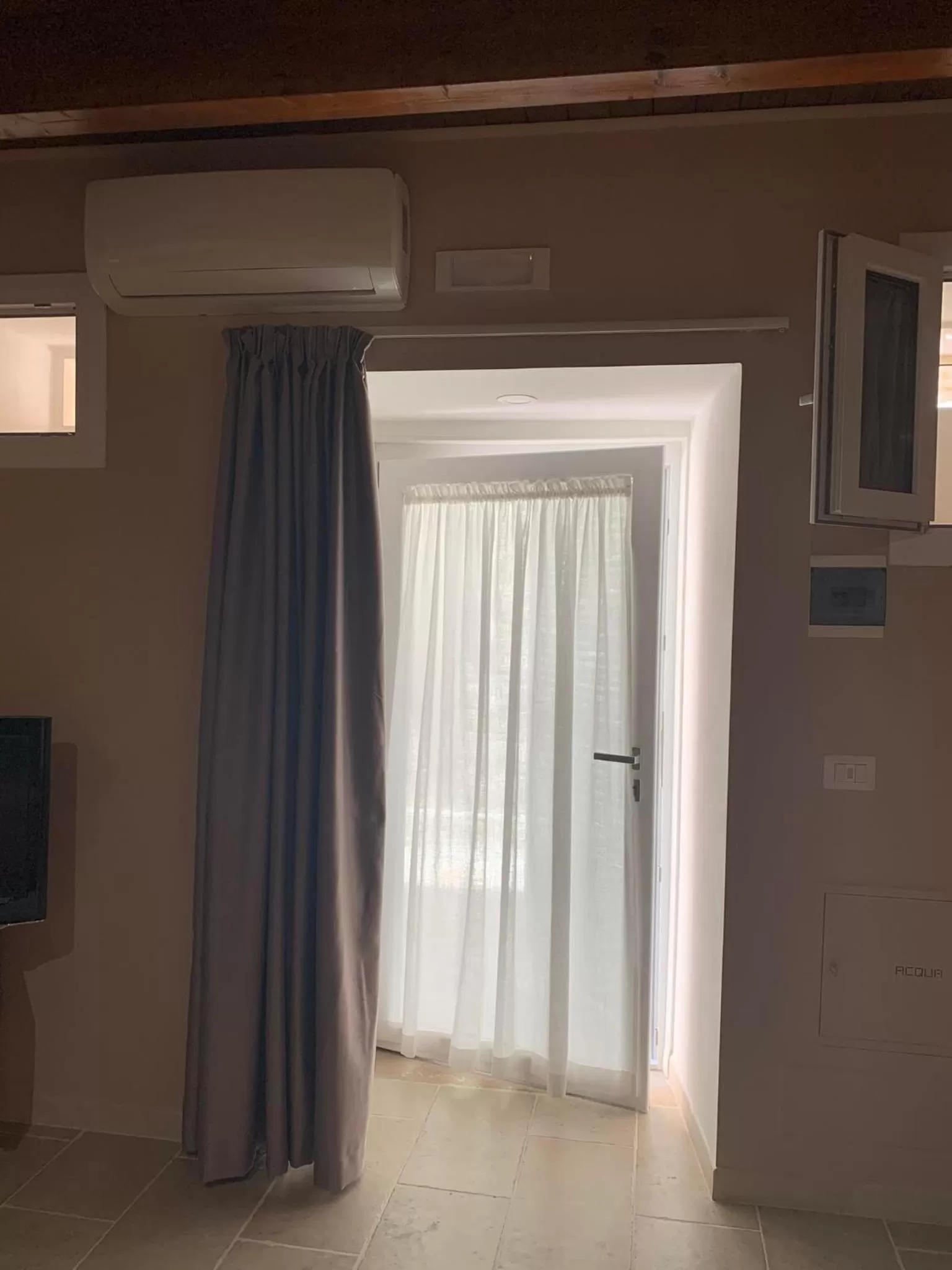 TV and multimedia, TV/Entertainment Center in CD Romanello (Mura S. Cataldo)