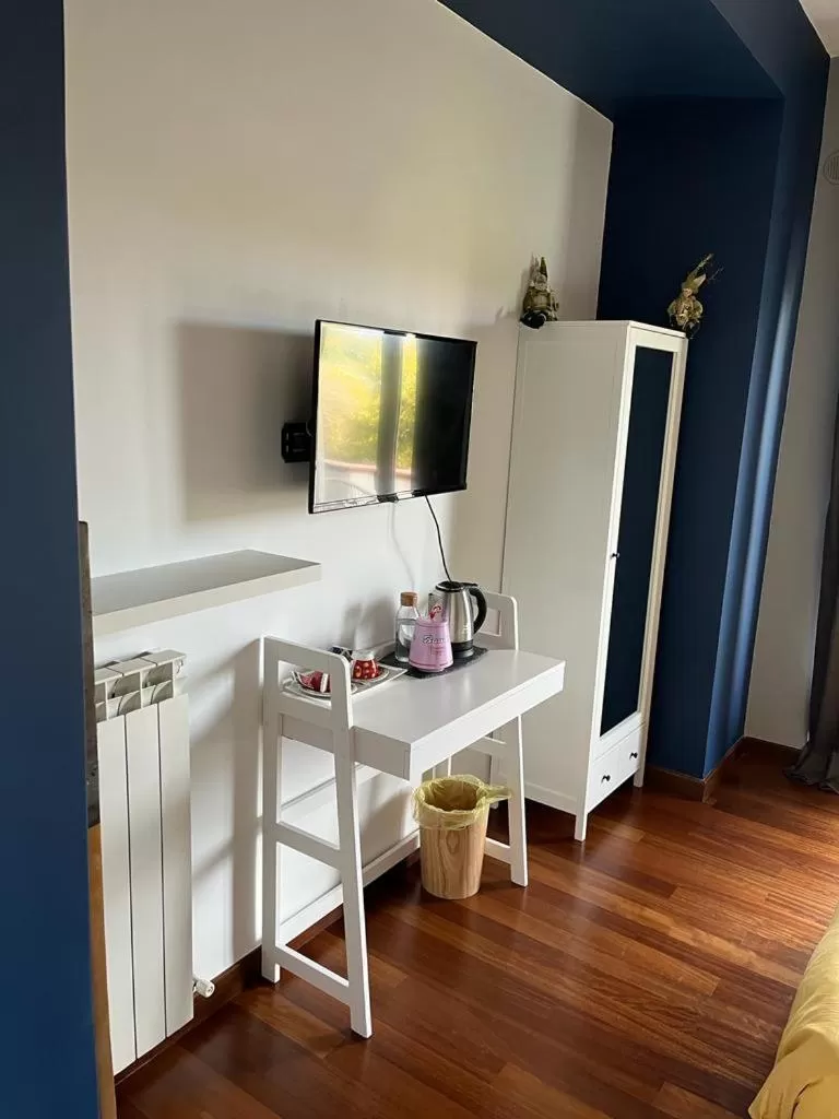 TV/Entertainment Center in La scala del libro