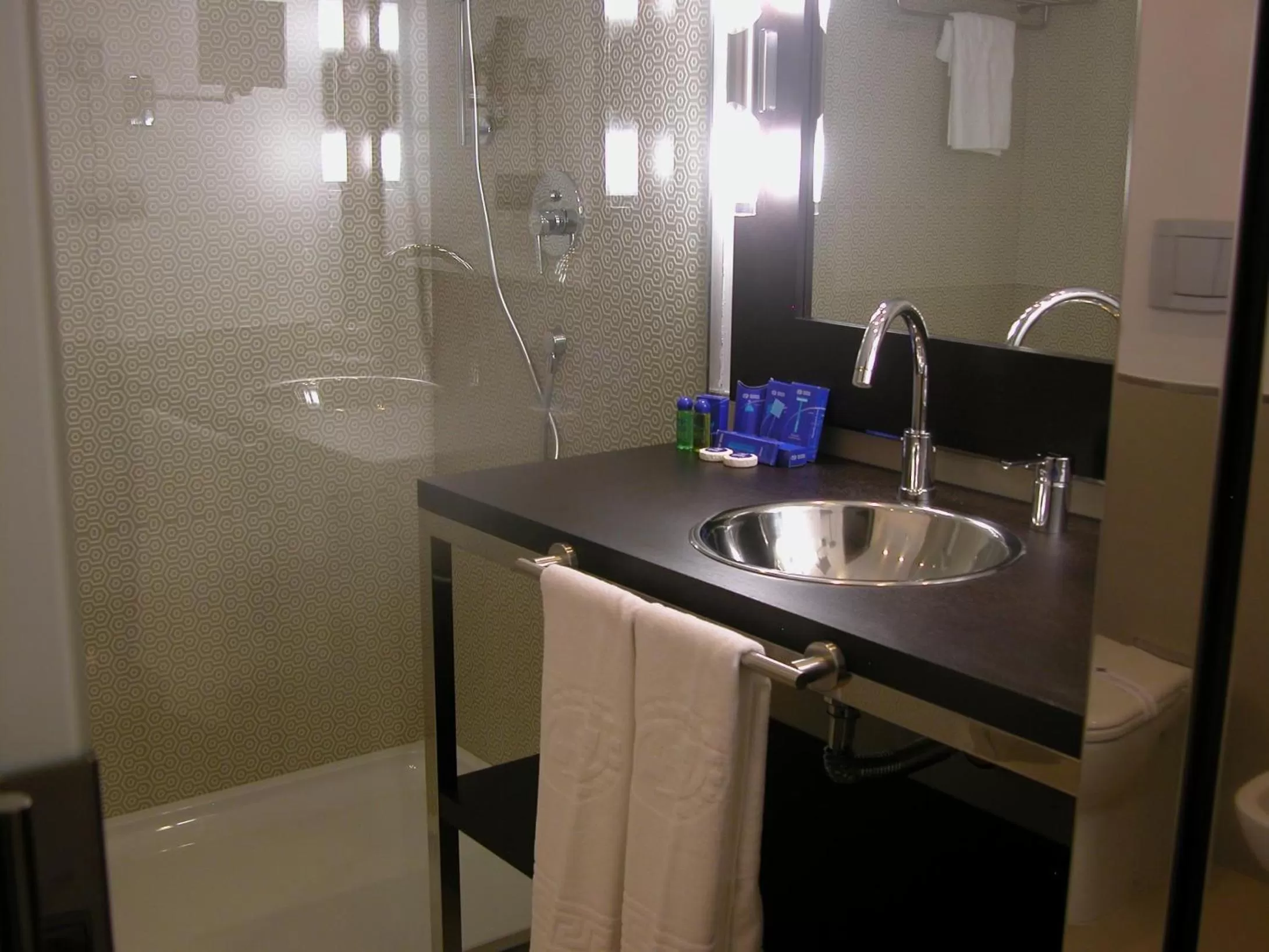 Bathroom in Hotel Beatriz Albacete & SPA