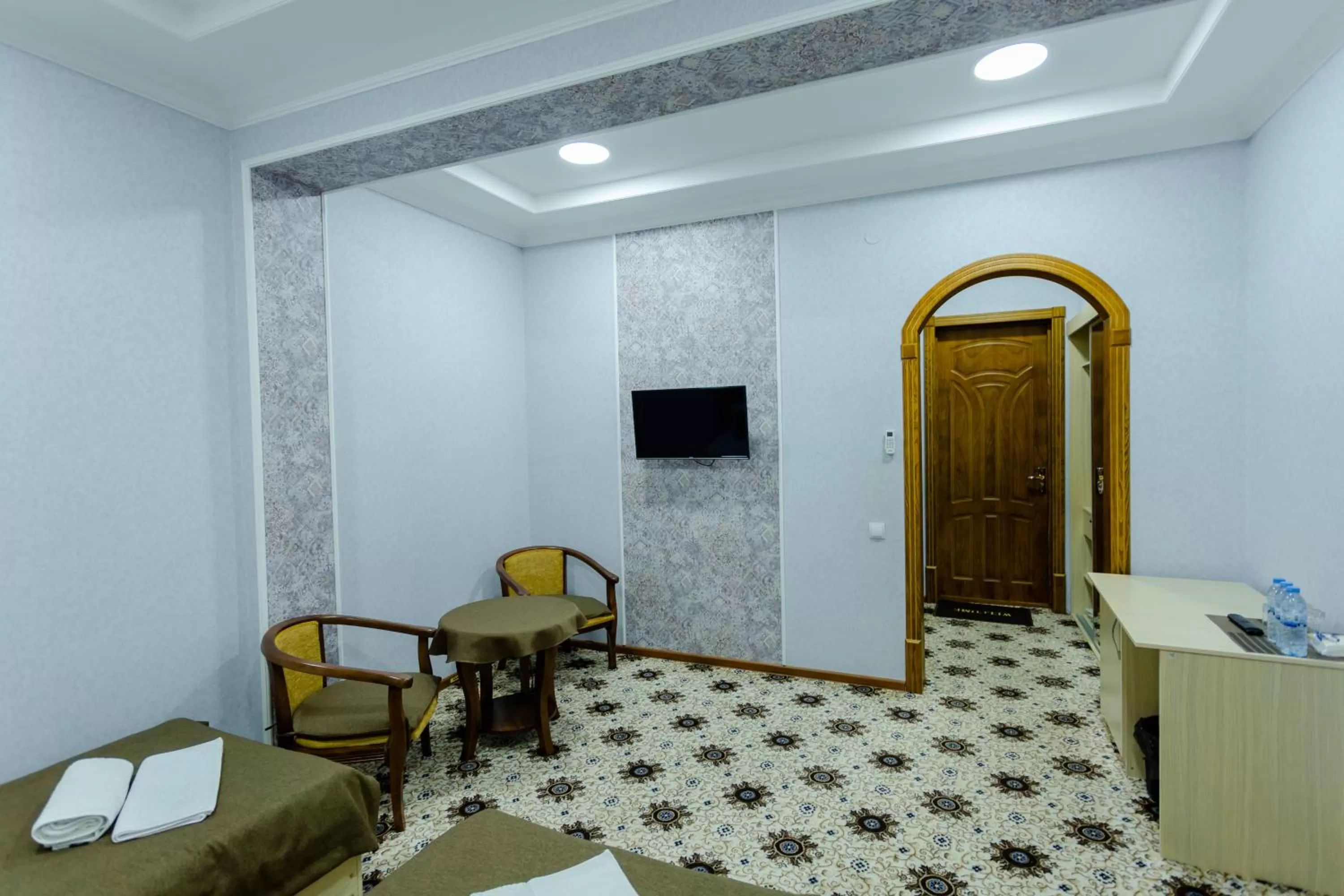 Bed, TV/Entertainment Center in Gala Osiyo Samarkand