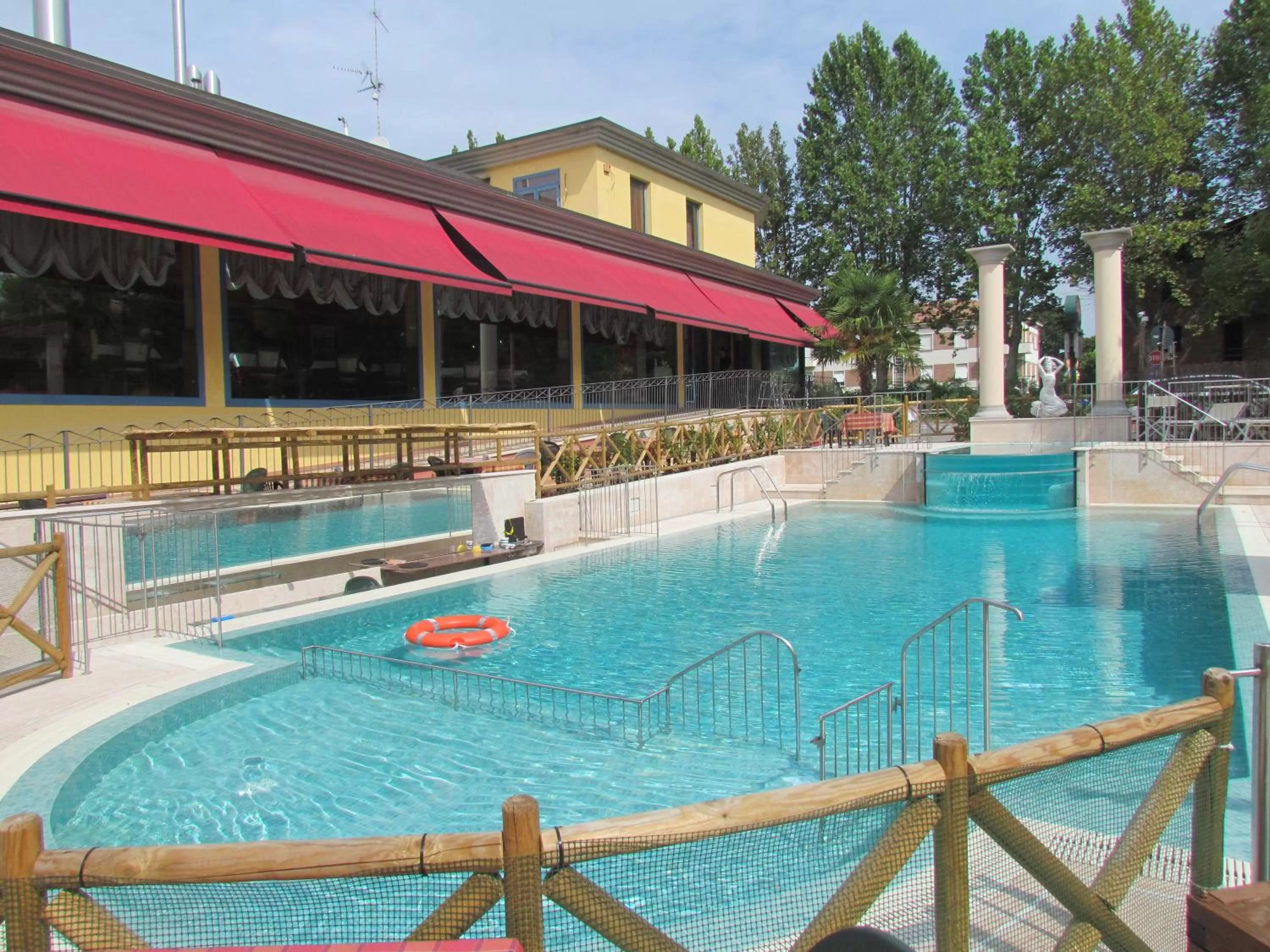 Swimming pool in Sul Bacino
