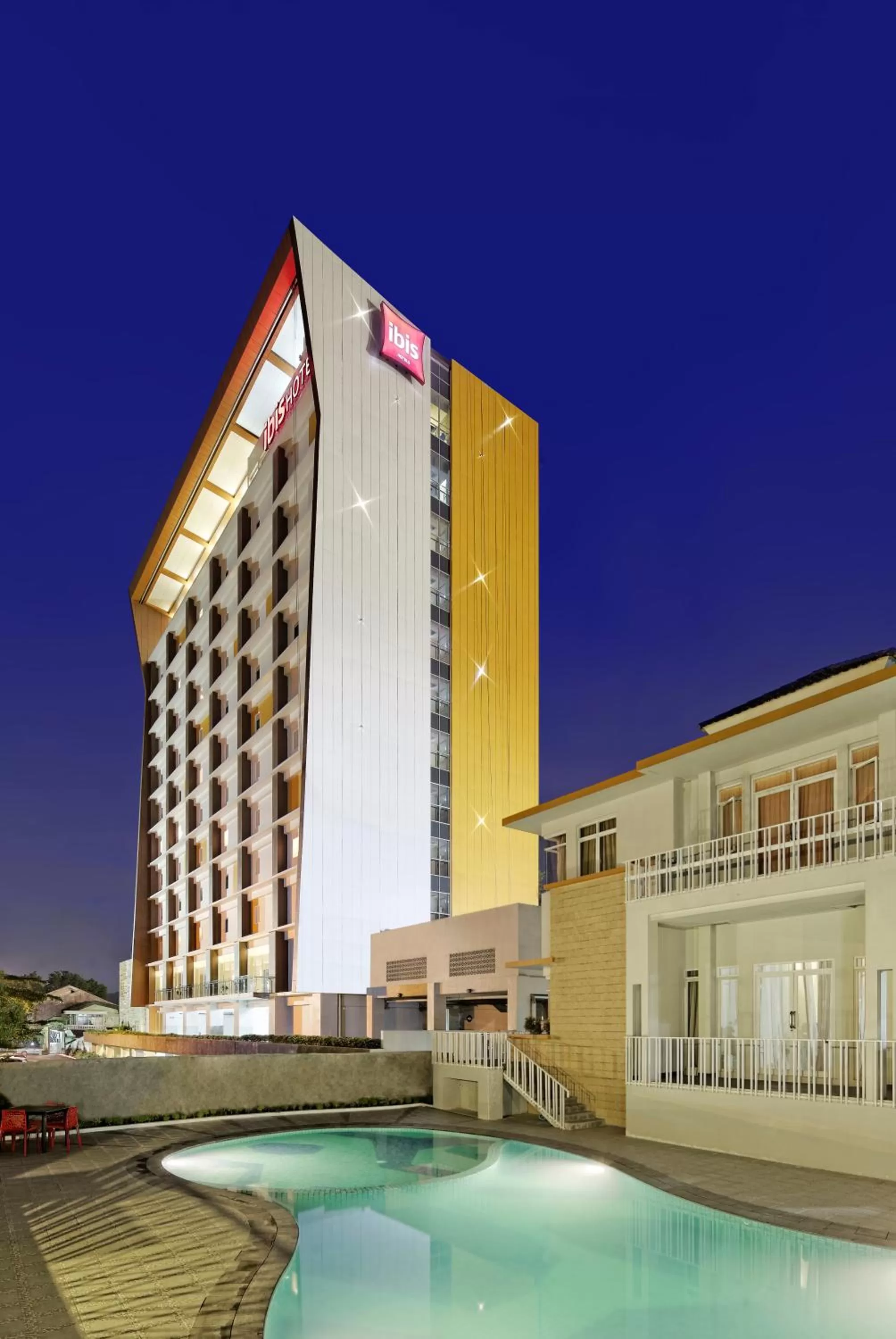 Night in Ibis Padang