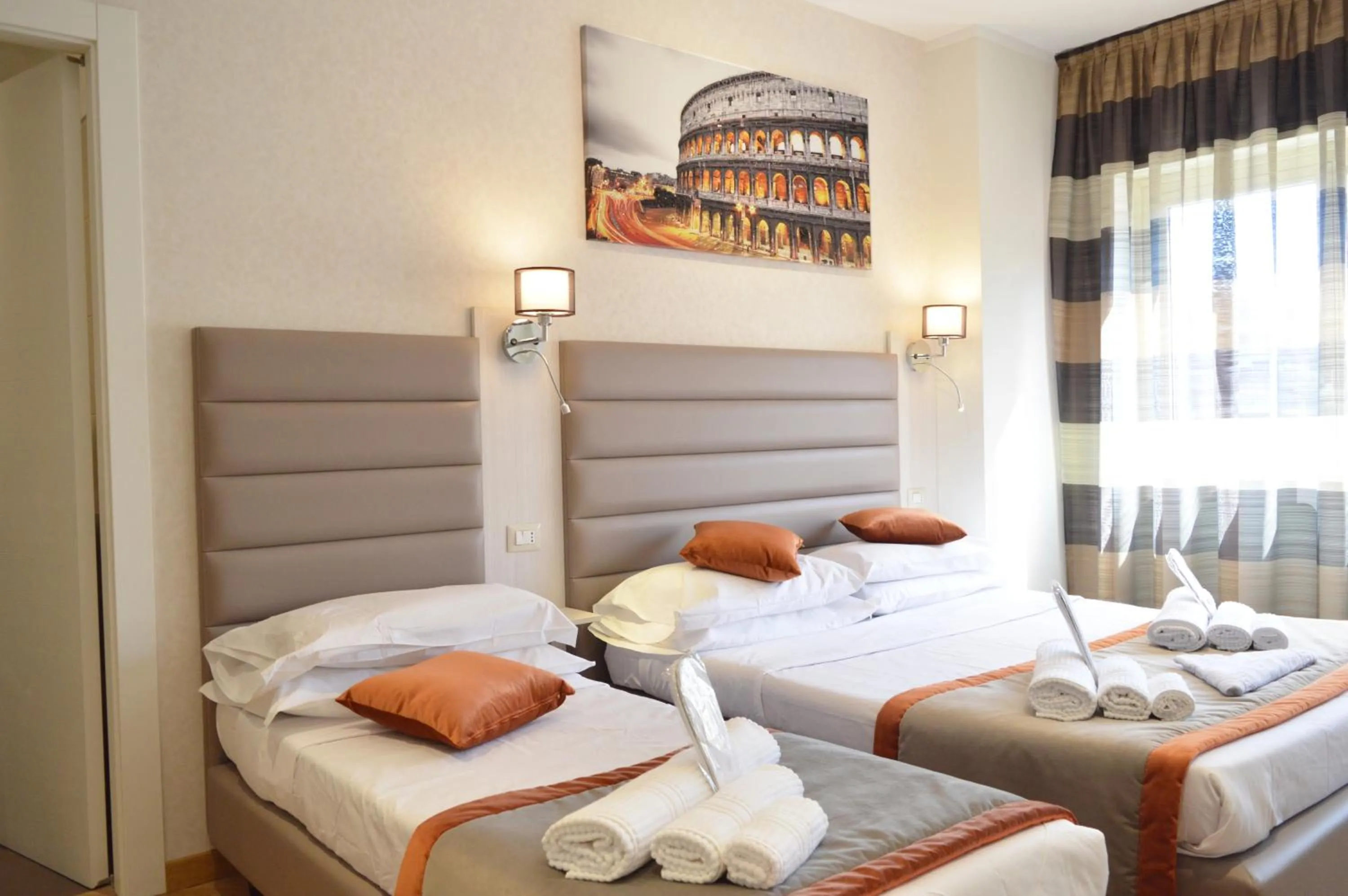 Photo of the whole room, Bed in Vatican City Relais