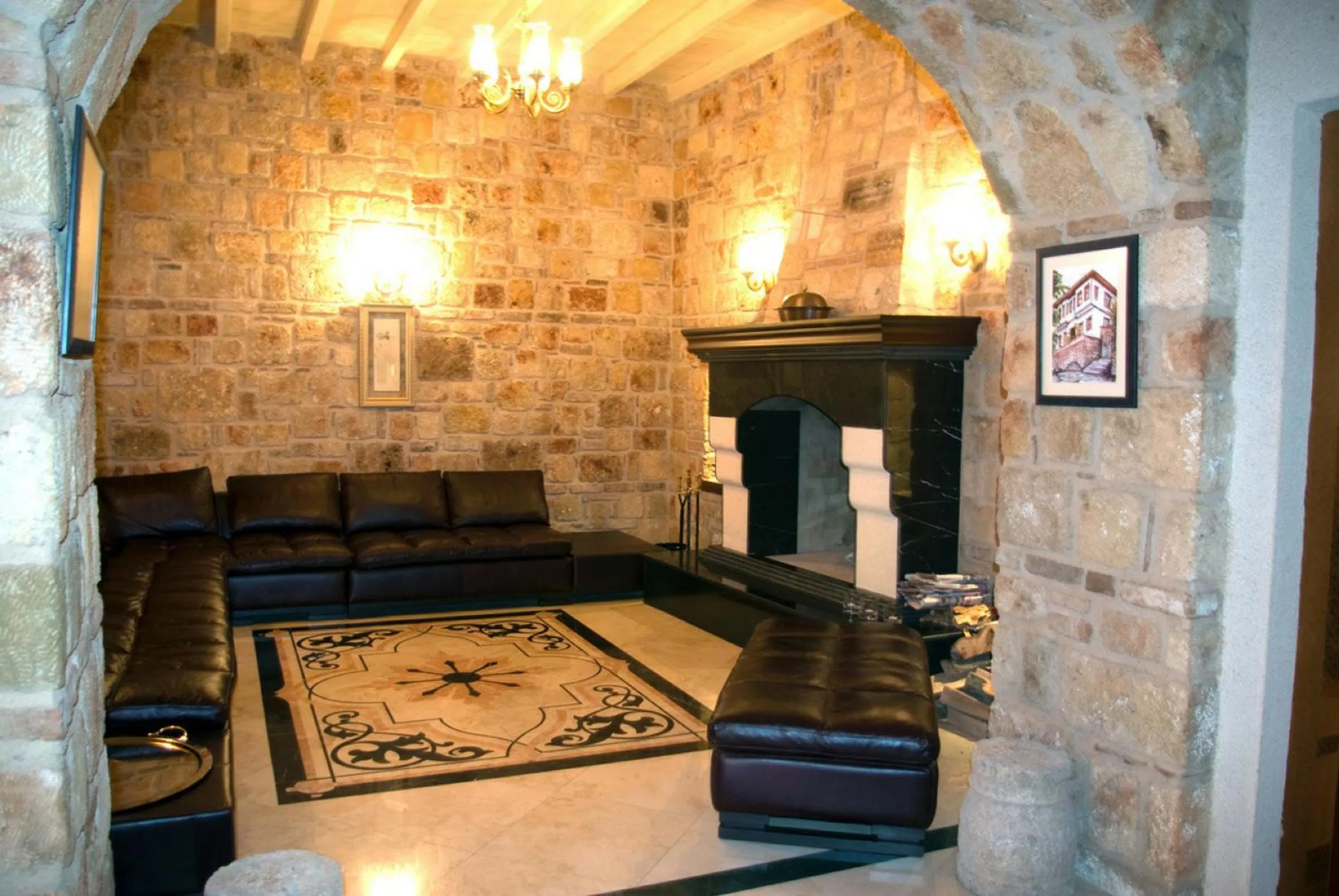 Communal lounge/ TV room in Eski Masal Hotel - Special Class