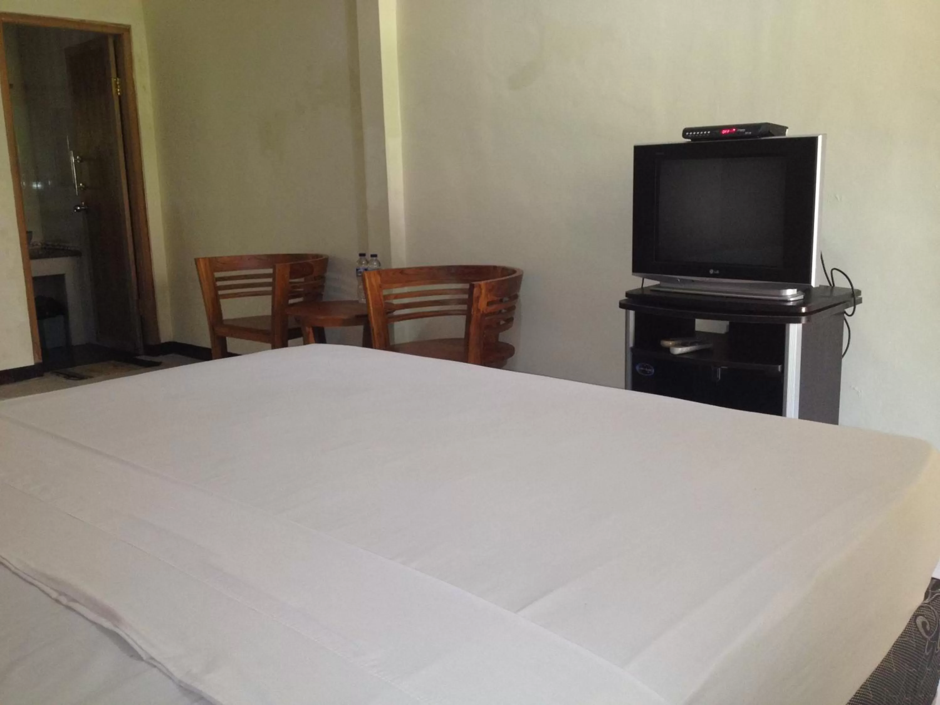 Bedroom, Room Photo in Astina Hotel