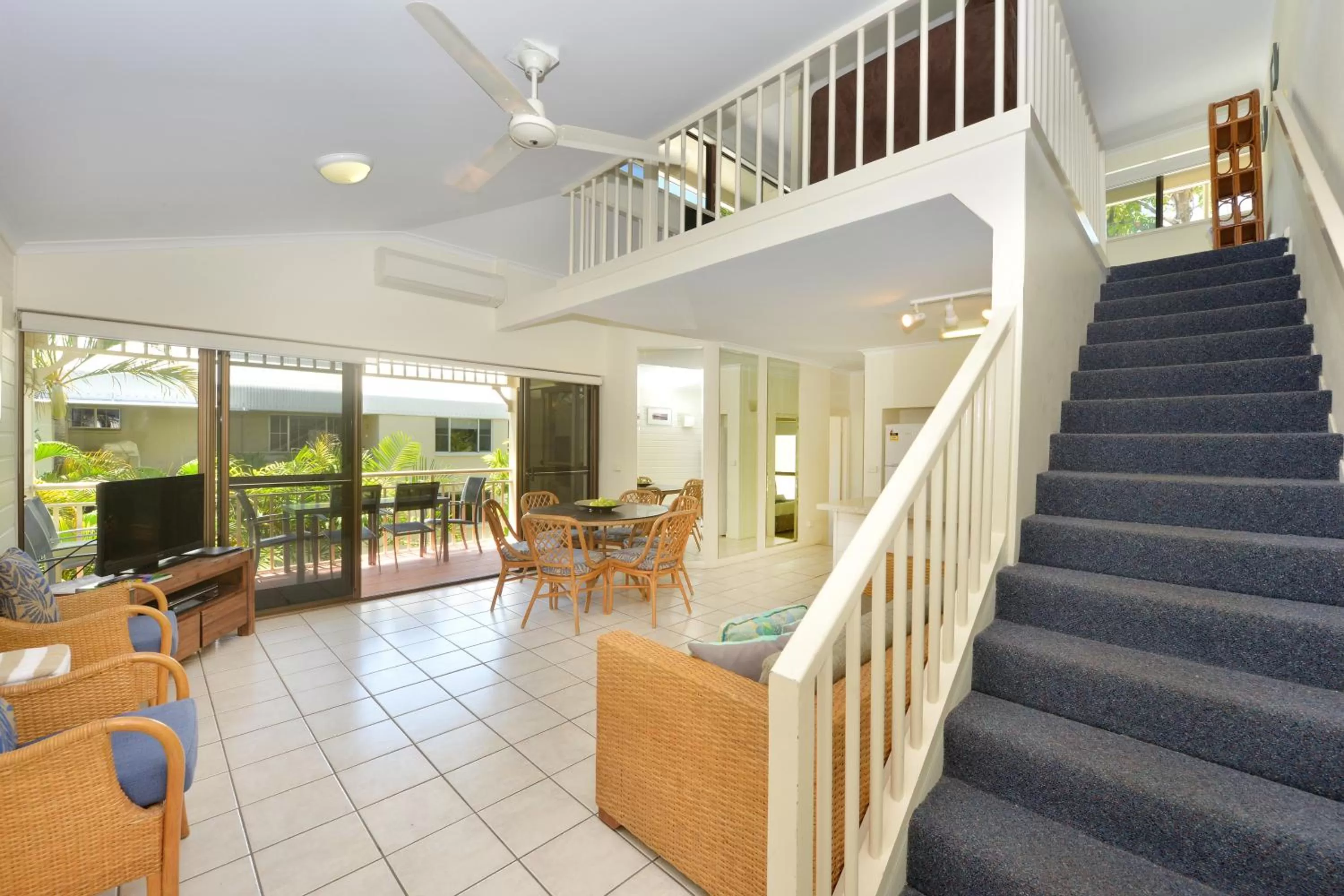 Living room in Driftwood Mantaray - Official Onsite Reception and Check In