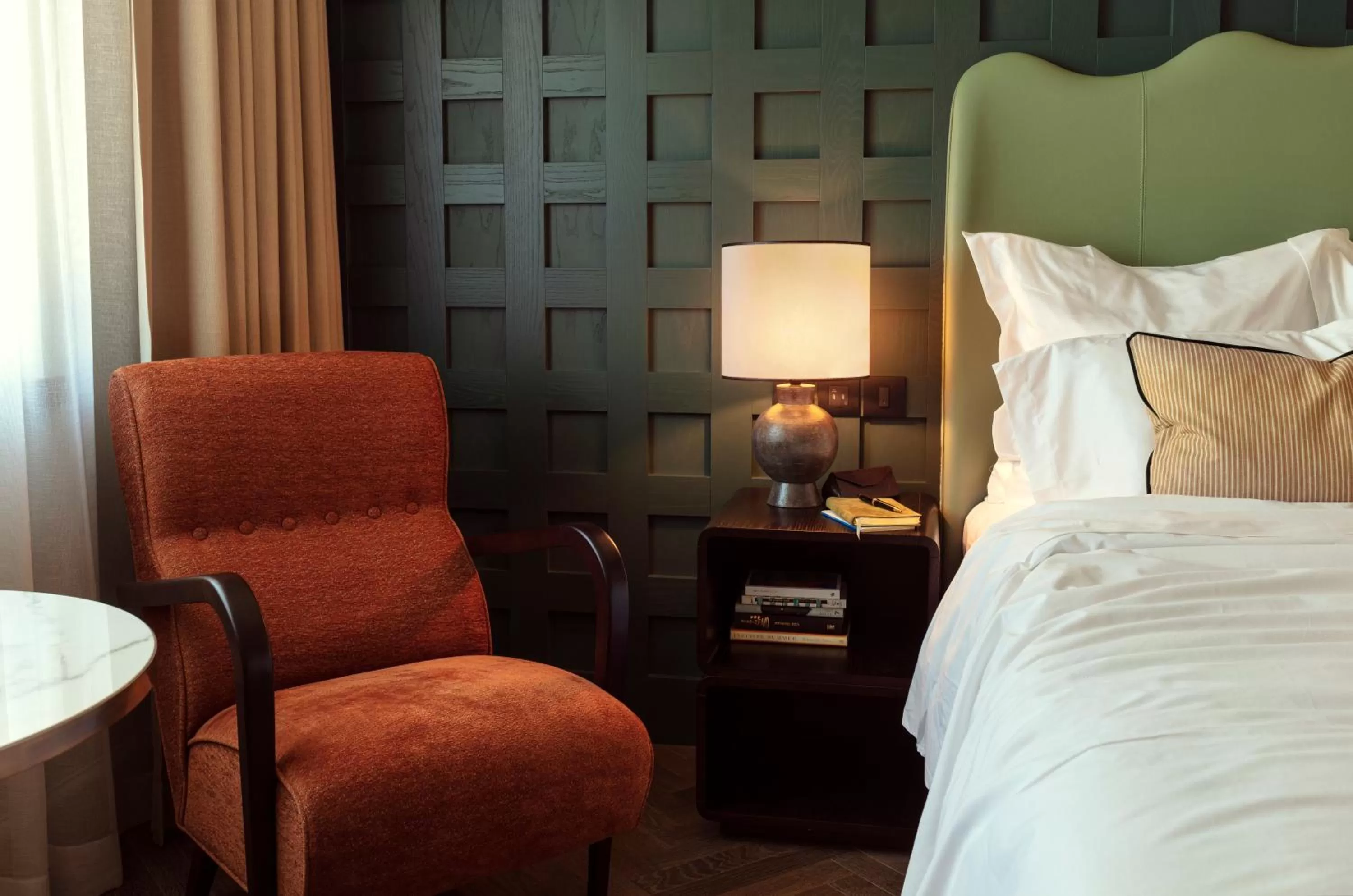 Seating area, Bed in The Hoxton, Rome